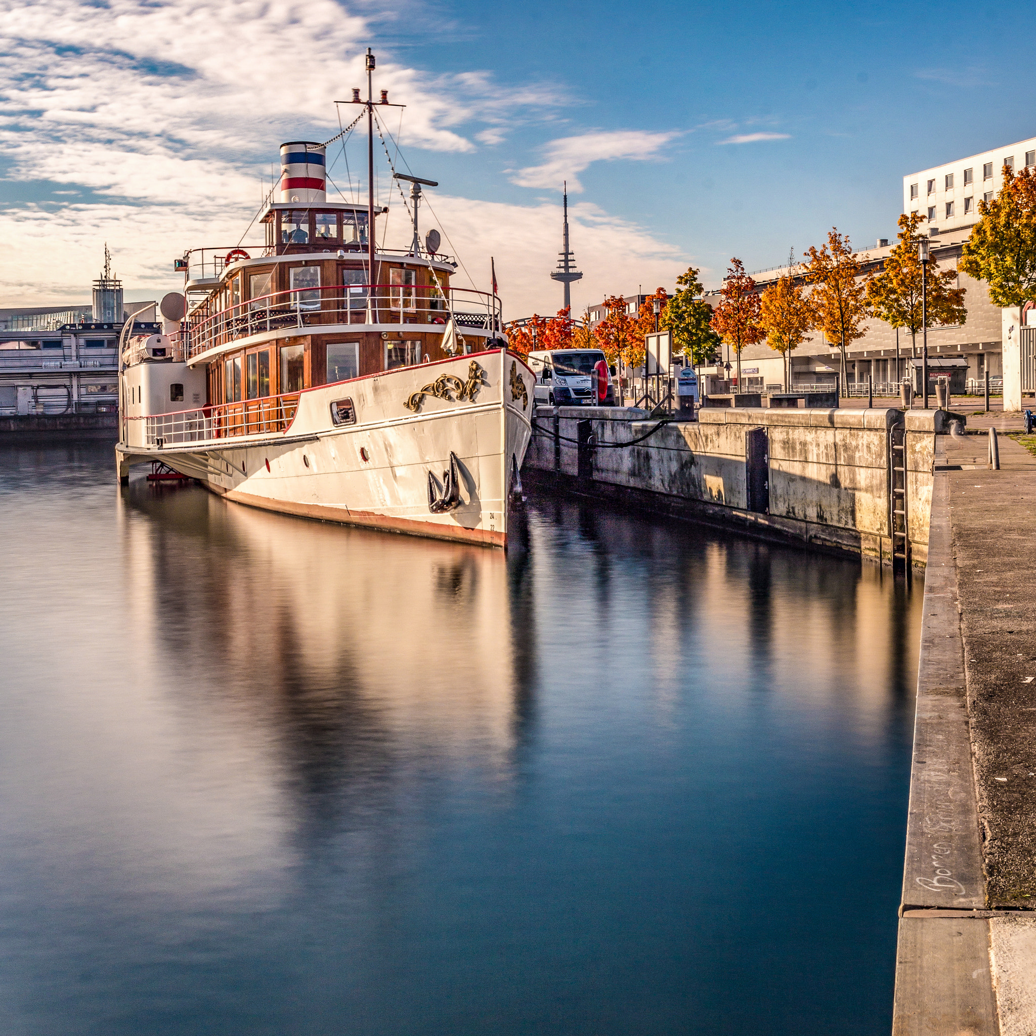 Canon EF 24mm F2.8 IS USM sample photo. Port of kiel photography