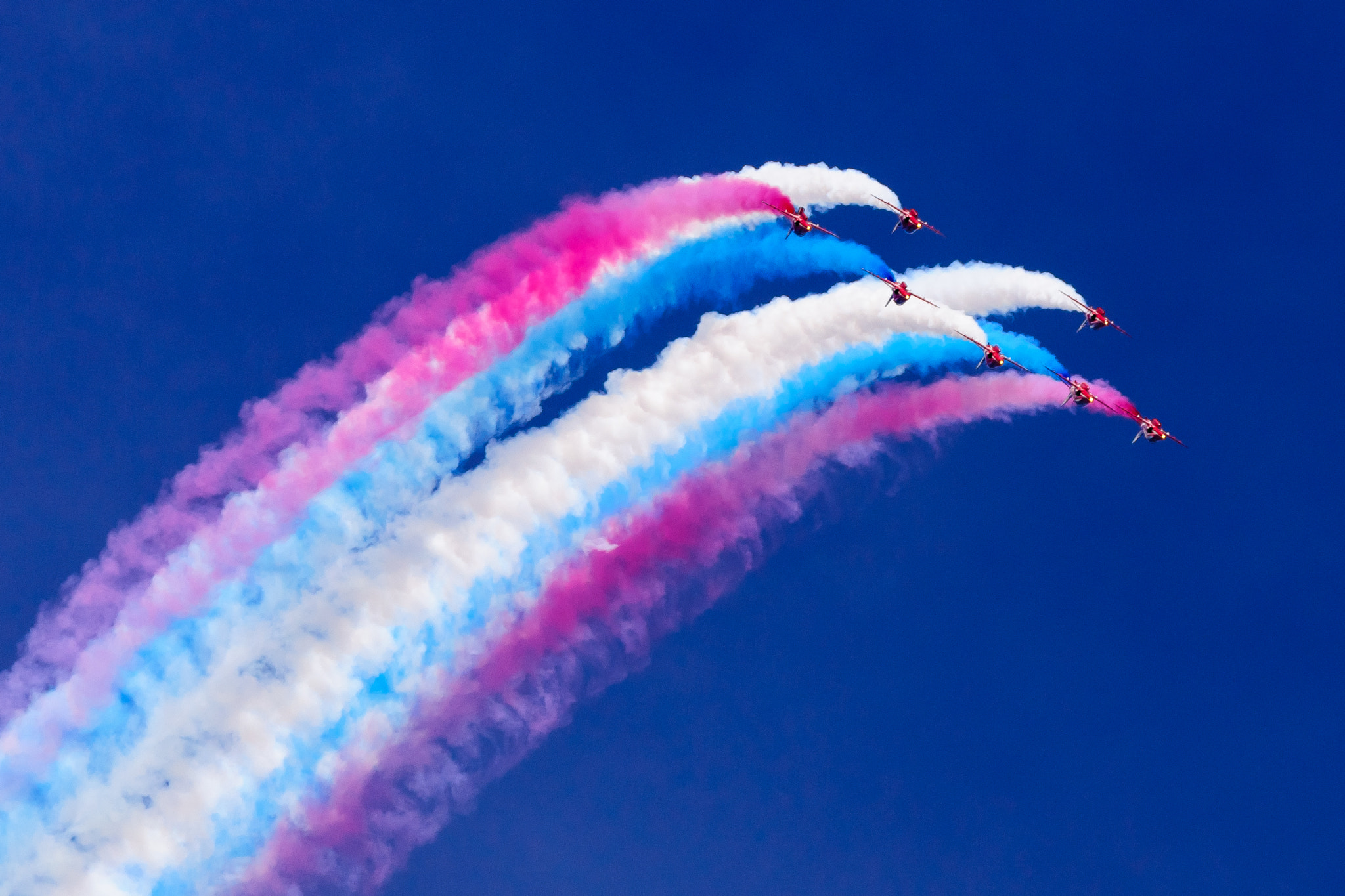 Sony 70-300mm F4.5-5.6 G SSM sample photo. Red arrows roll photography