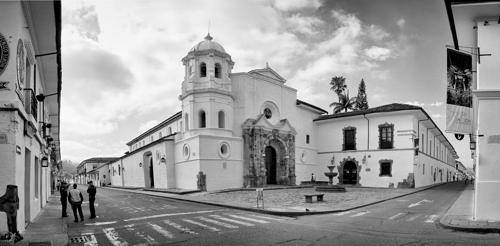 Olympus M.Zuiko Digital 17mm F2.8 Pancake sample photo. Claustro de santo domingo. photography