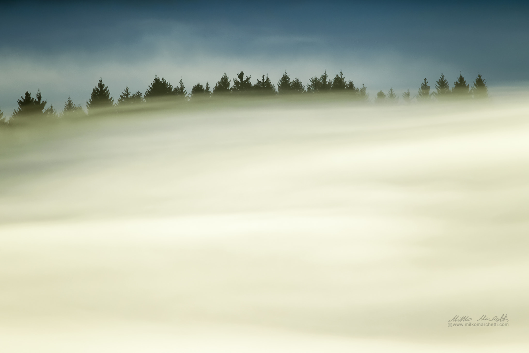 Canon EF 300mm f/2.8L + 1.4x sample photo. Fog before sunrise photography