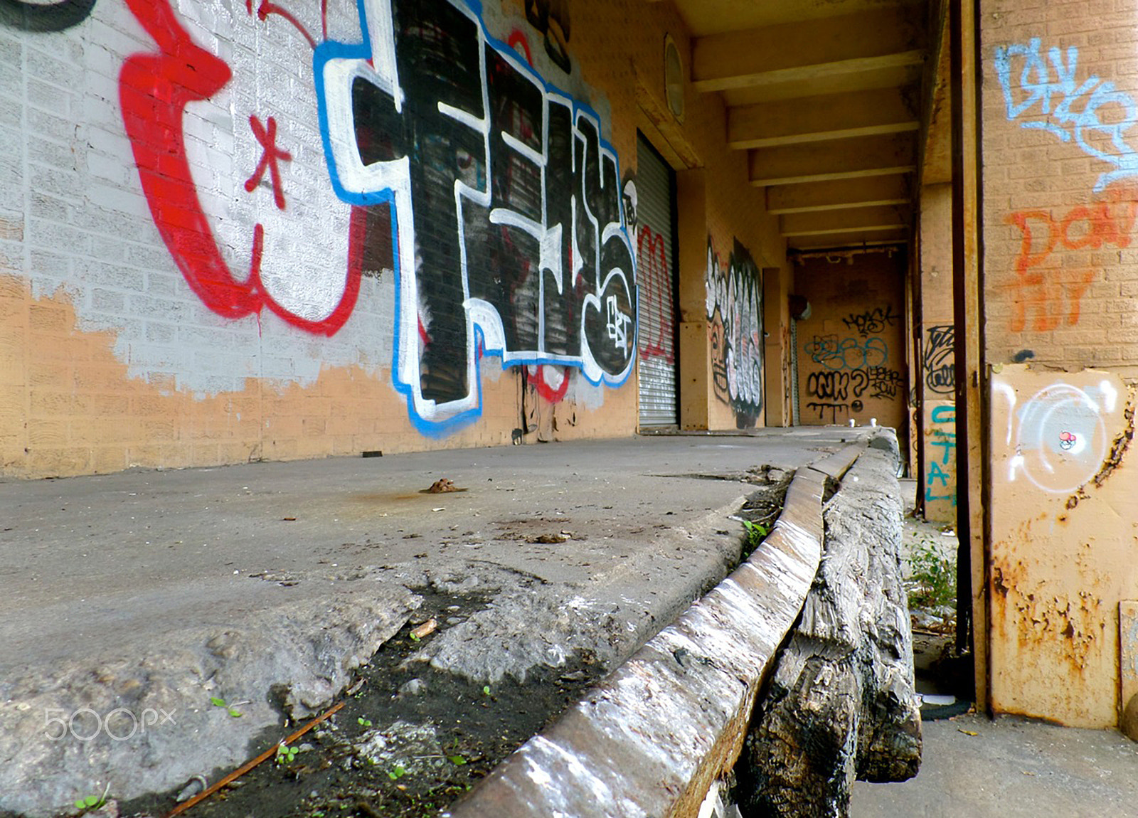 Samsung WB800F sample photo. Brooklyn graffiti photography