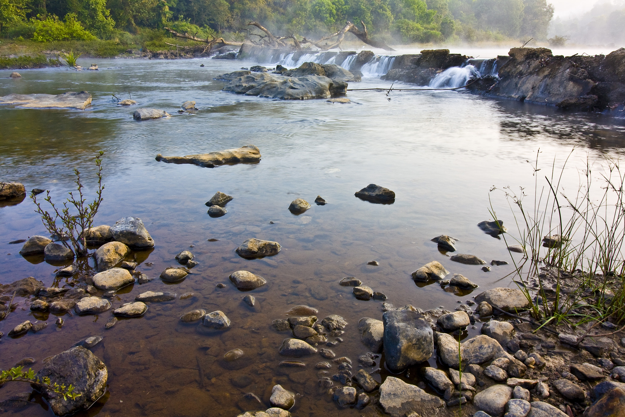 Canon EF-S 10-18mm F4.5–5.6 IS STM sample photo. Scattered rocks photography
