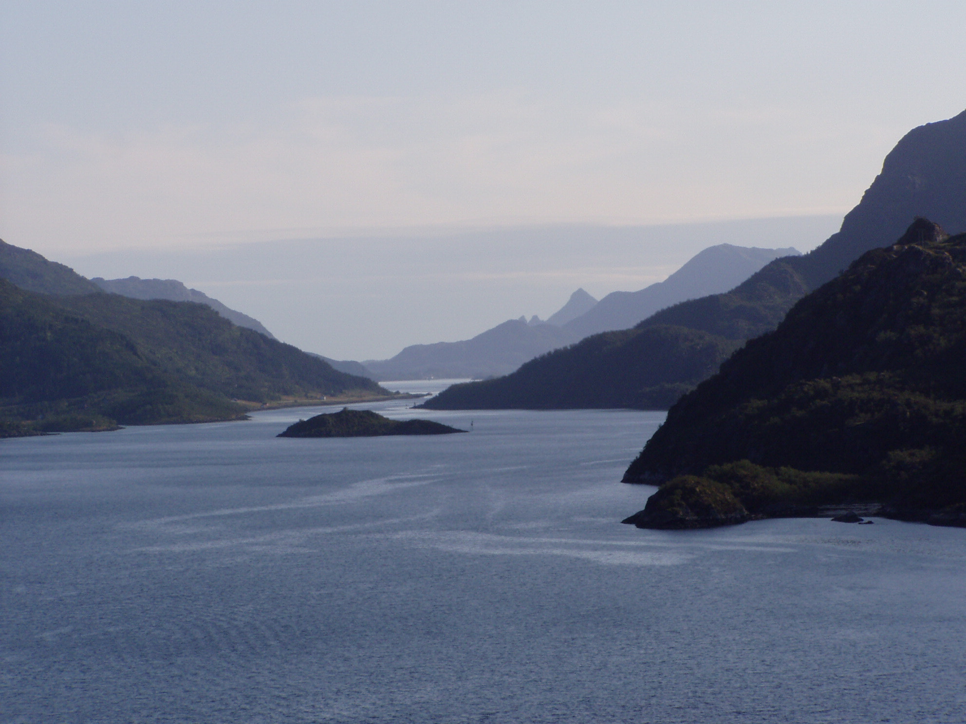 Olympus C720UZ sample photo. Lofoten photography