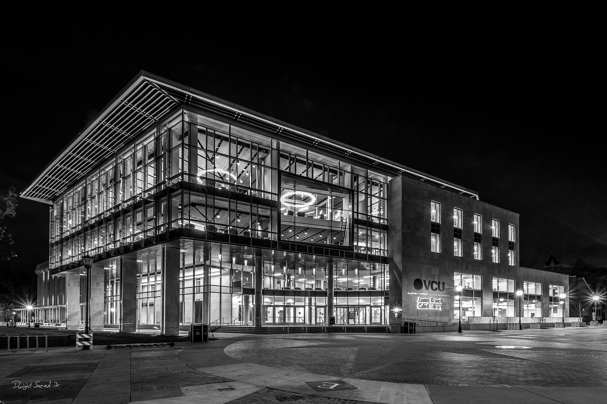 Sigma 8-16mm F4.5-5.6 DC HSM sample photo. Vcu cabell library photography