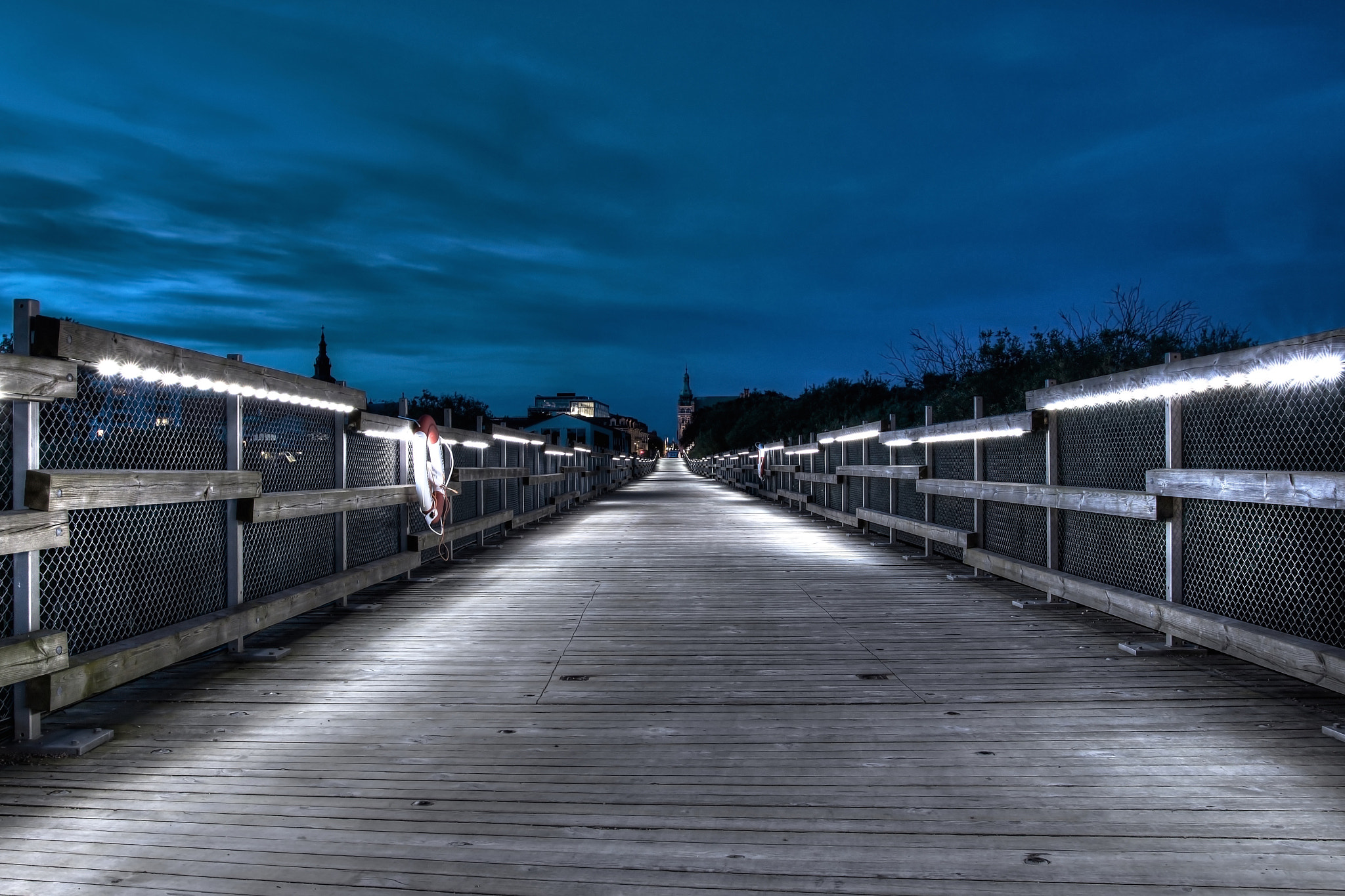 Canon 18-35mm sample photo. Version 2 photography