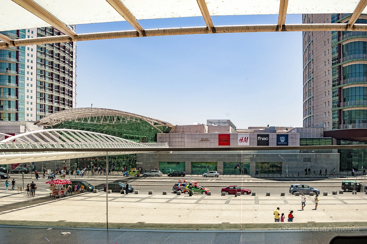 AF Zoom-Nikkor 35-80mm f/4-5.6D N sample photo. Gare oriente photography
