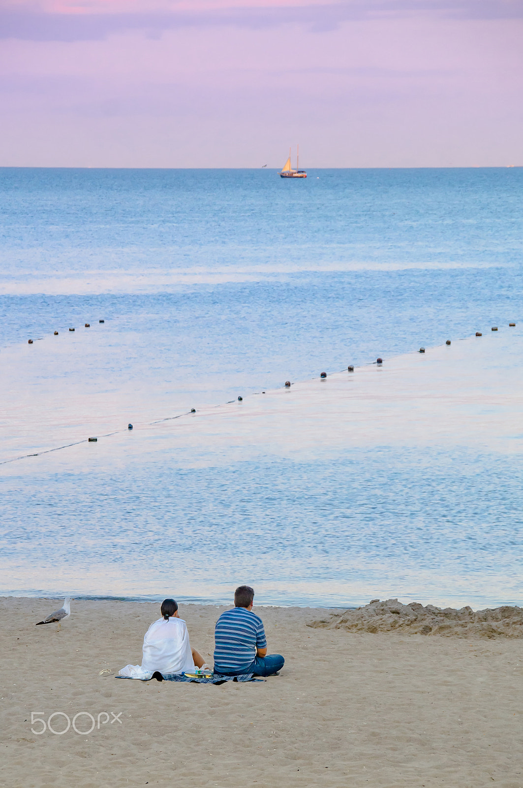 Sony SLT-A35 sample photo. Two people on the sea shore photography