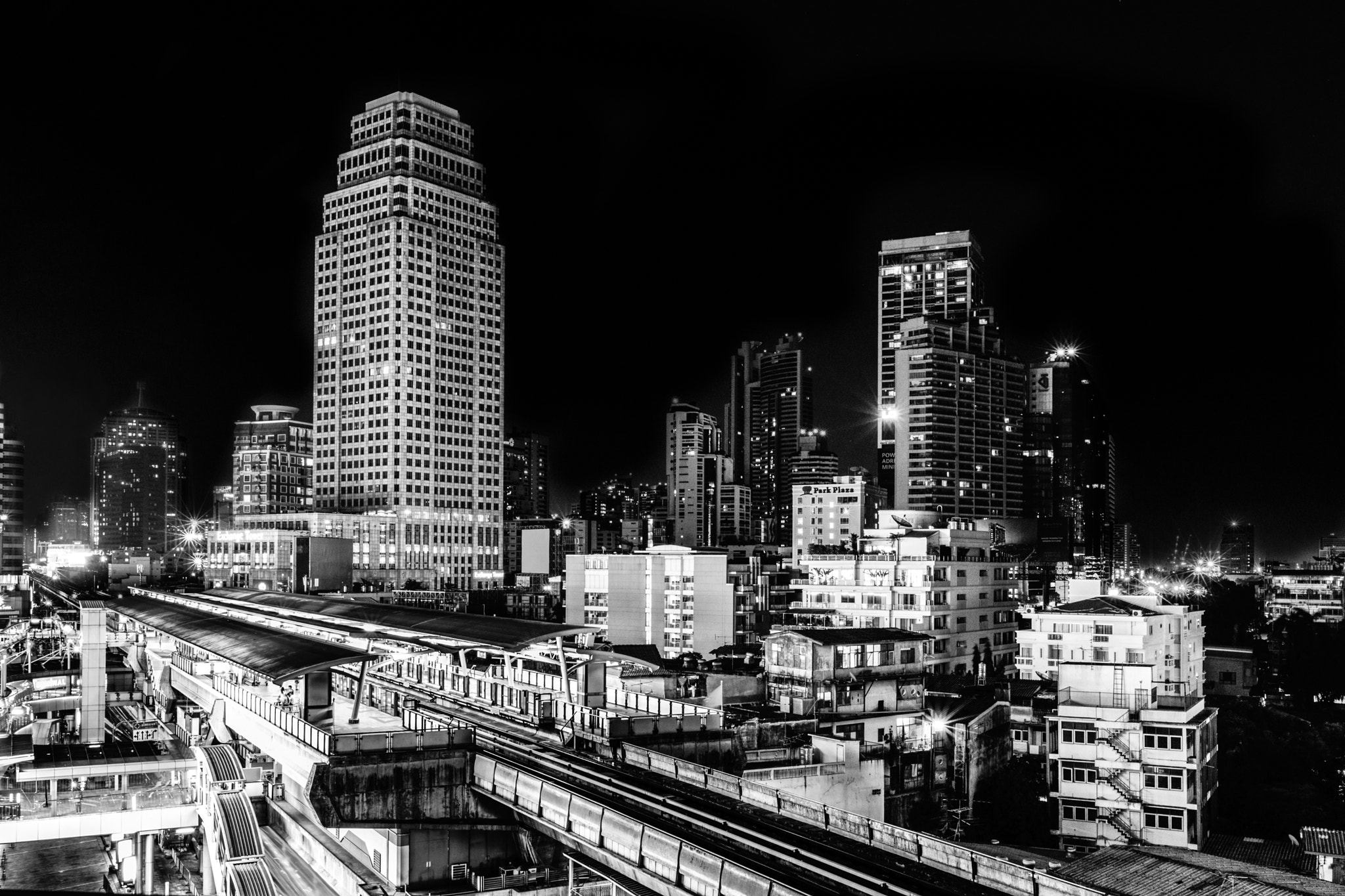 Nikon D7200 + Nikon AF-S Nikkor 20mm F1.8G ED sample photo. City at night photography