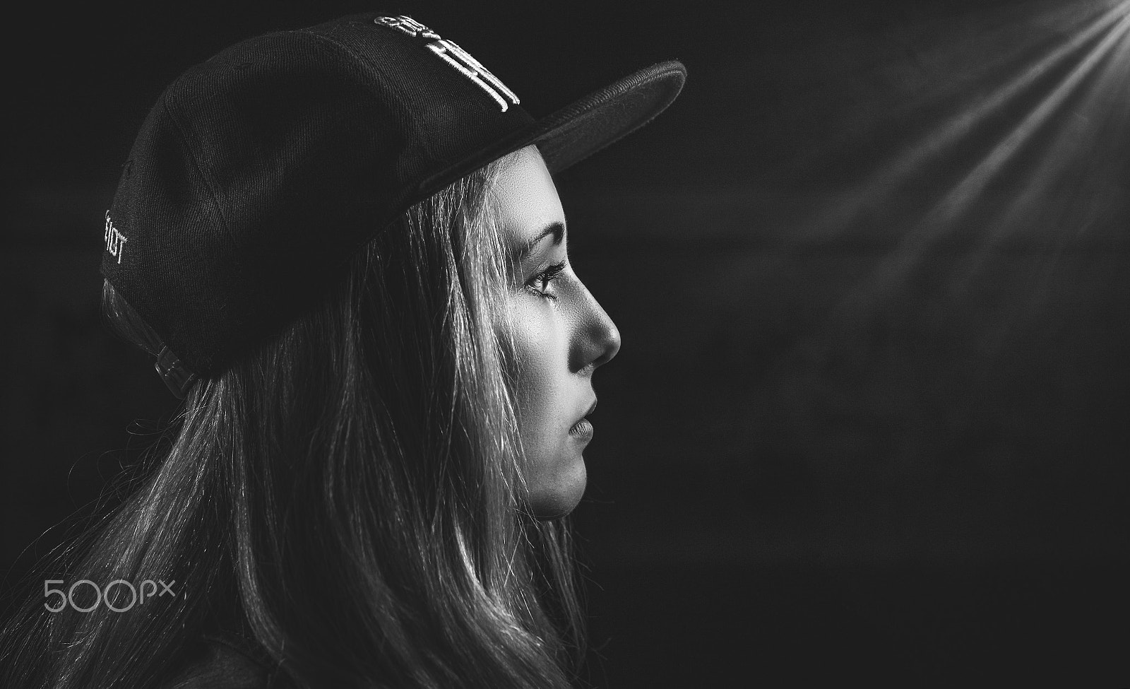 Canon EF 35mm F2 IS USM sample photo. Saskia bw photography