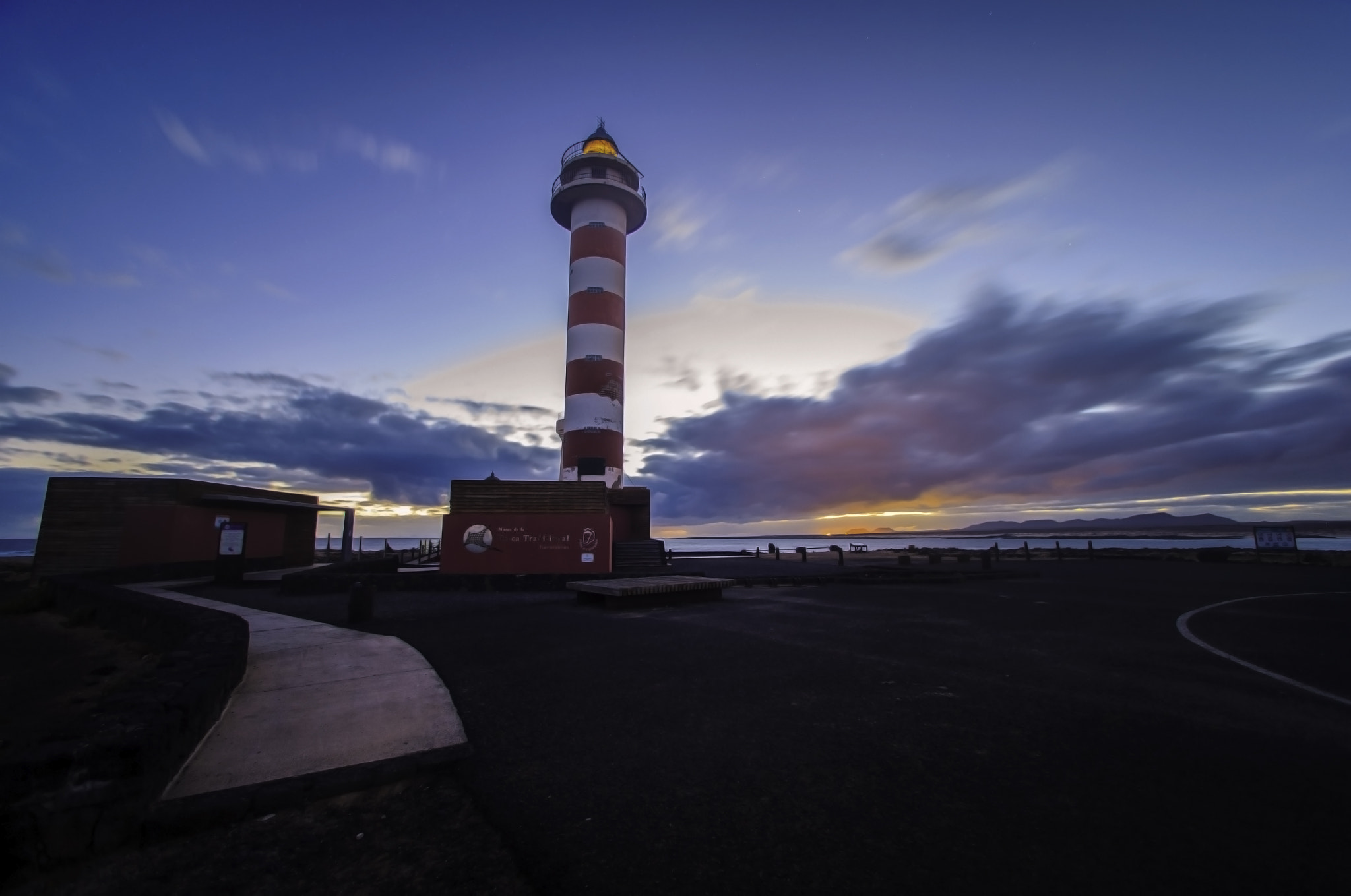 Canon EOS-1D X + Canon EF 14mm F2.8L USM sample photo. Amanecer a toston photography