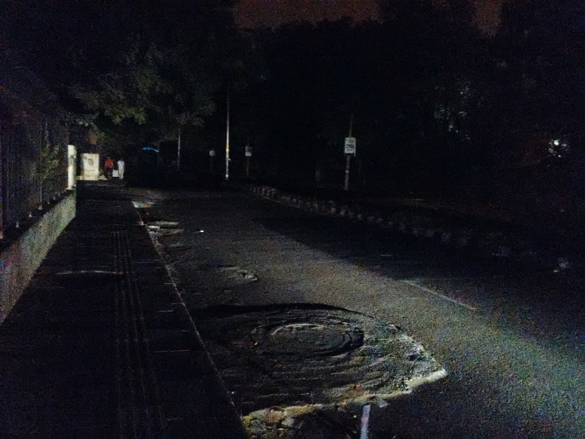 Motorola MotoE2 sample photo. Lonely roads photography