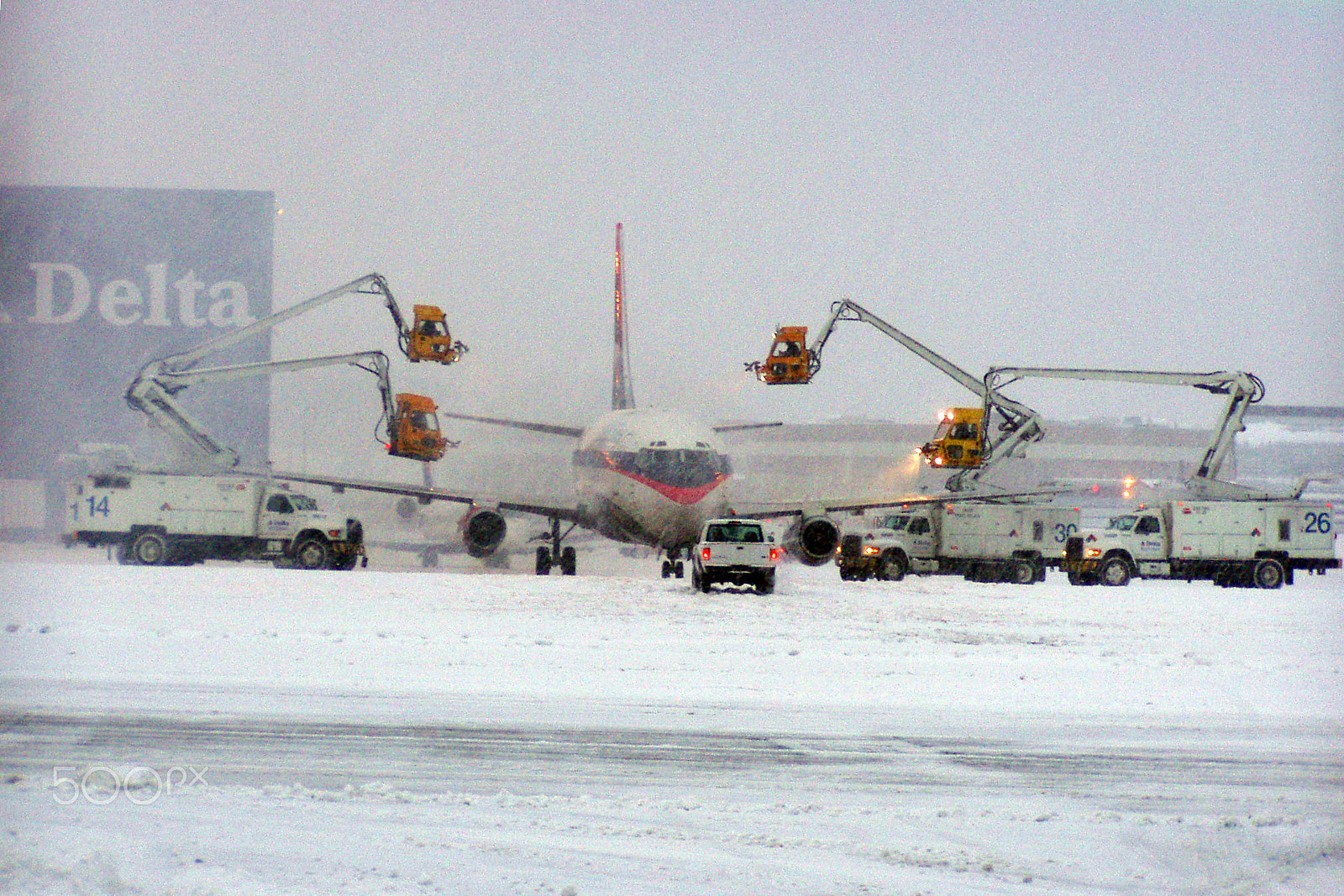 Olympus C720UZ sample photo. Winterstorm deicing - cvg photography