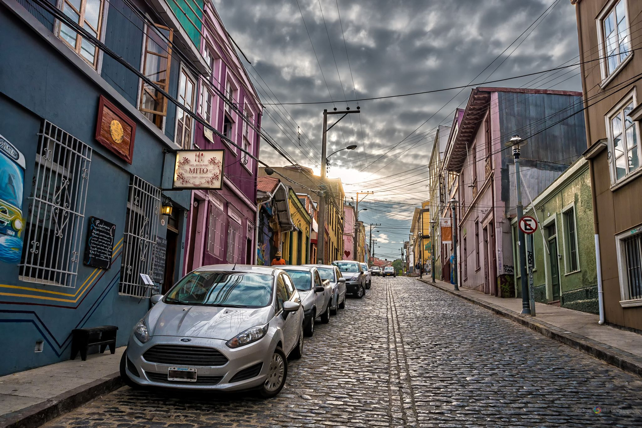 Nikon D750 + AF Zoom-Nikkor 24-120mm f/3.5-5.6D IF sample photo. Calle en valparaíso photography