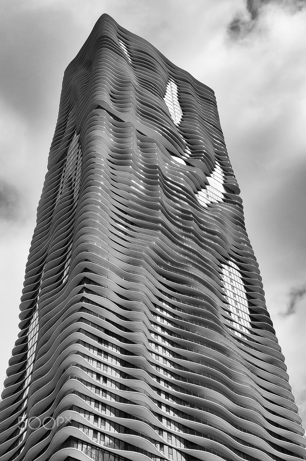 Sony E 18-200mm F3.5-6.3 OSS sample photo. Aqua skyscraper at chicago photography