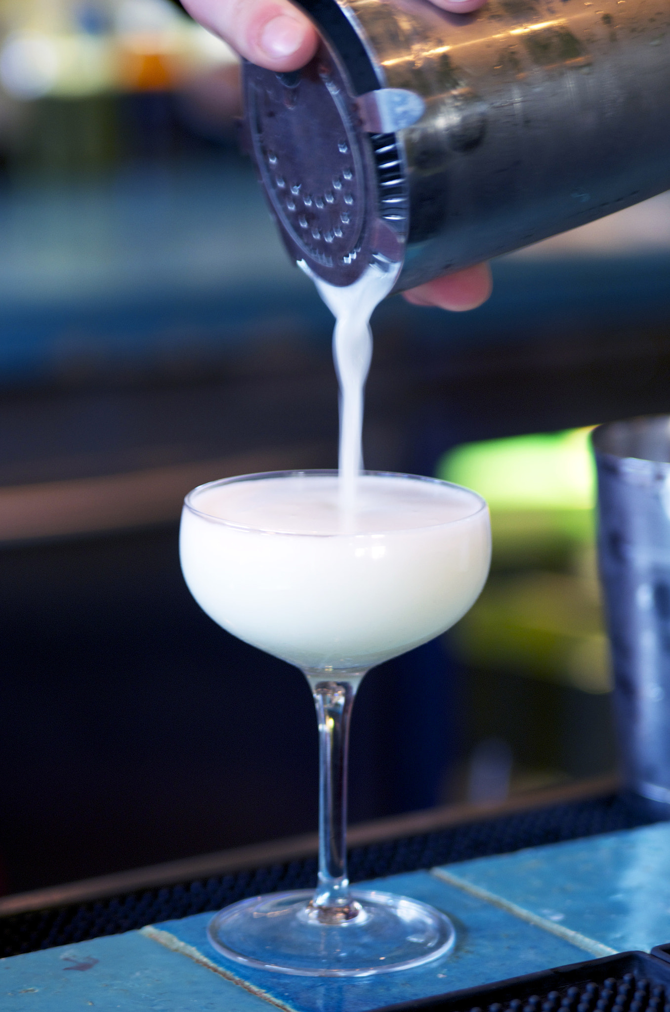 Tamron AF 28-75mm F2.8 XR Di LD Aspherical (IF) sample photo. Bartender photography