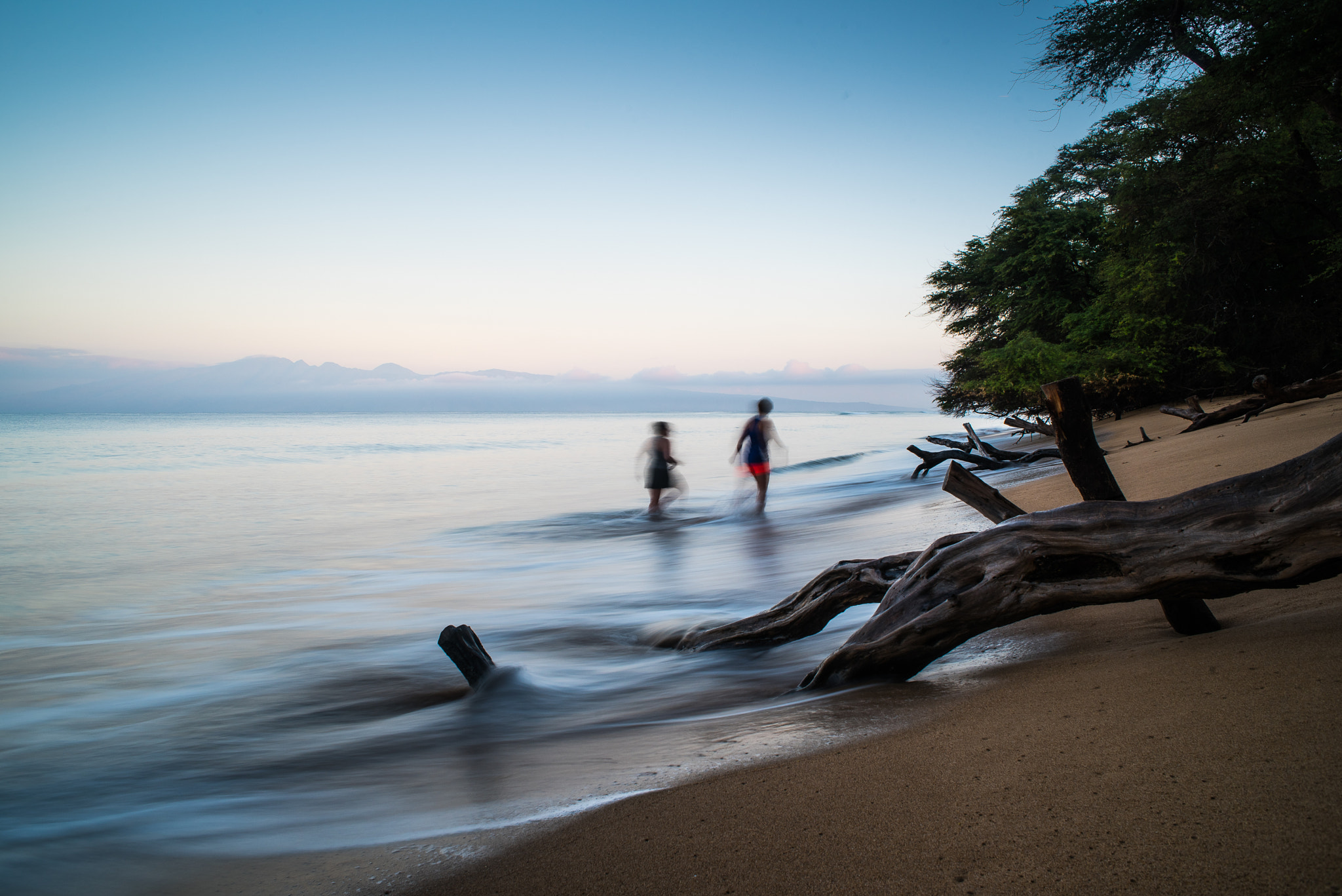 Nikon D750 + AF Nikkor 24mm f/2.8 sample photo. Beachwalk morning photography