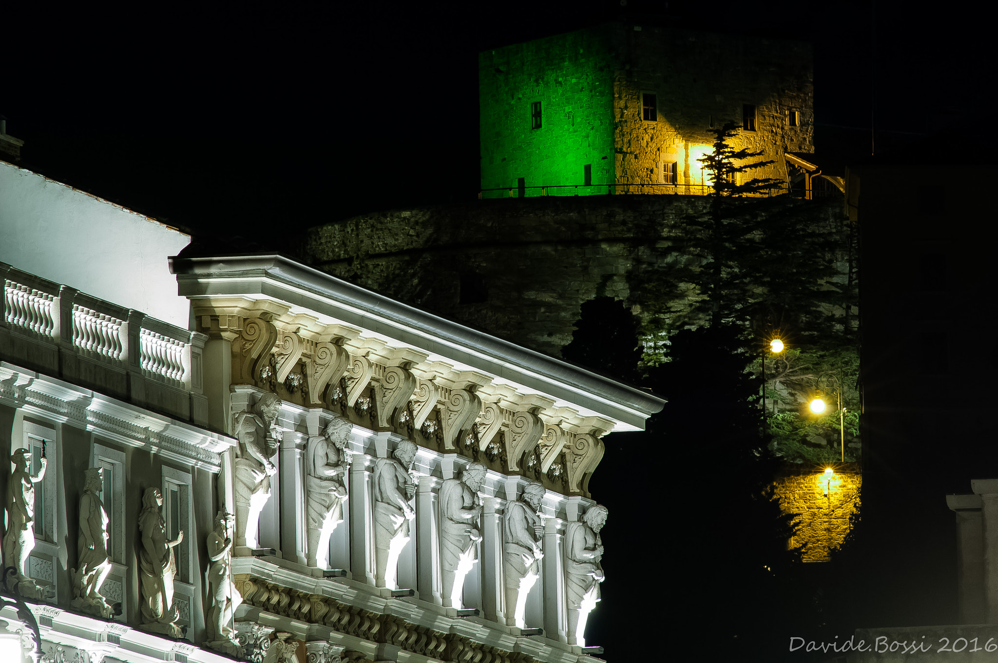 Nikon D2Xs + AF Nikkor 300mm f/4 IF-ED sample photo. Trieste-piazza unita' d'italia photography