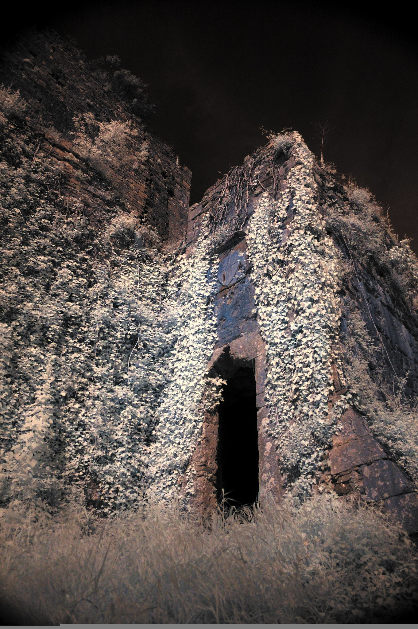 Nikon D70 sample photo. La rocca dormiente photography