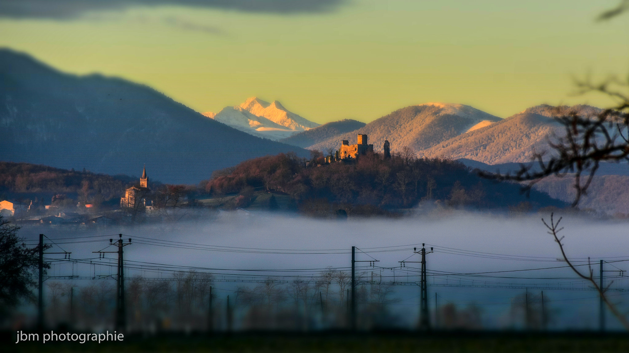 Sigma 18-200mm F3.5-6.3 II DC OS HSM sample photo. Chateau photography