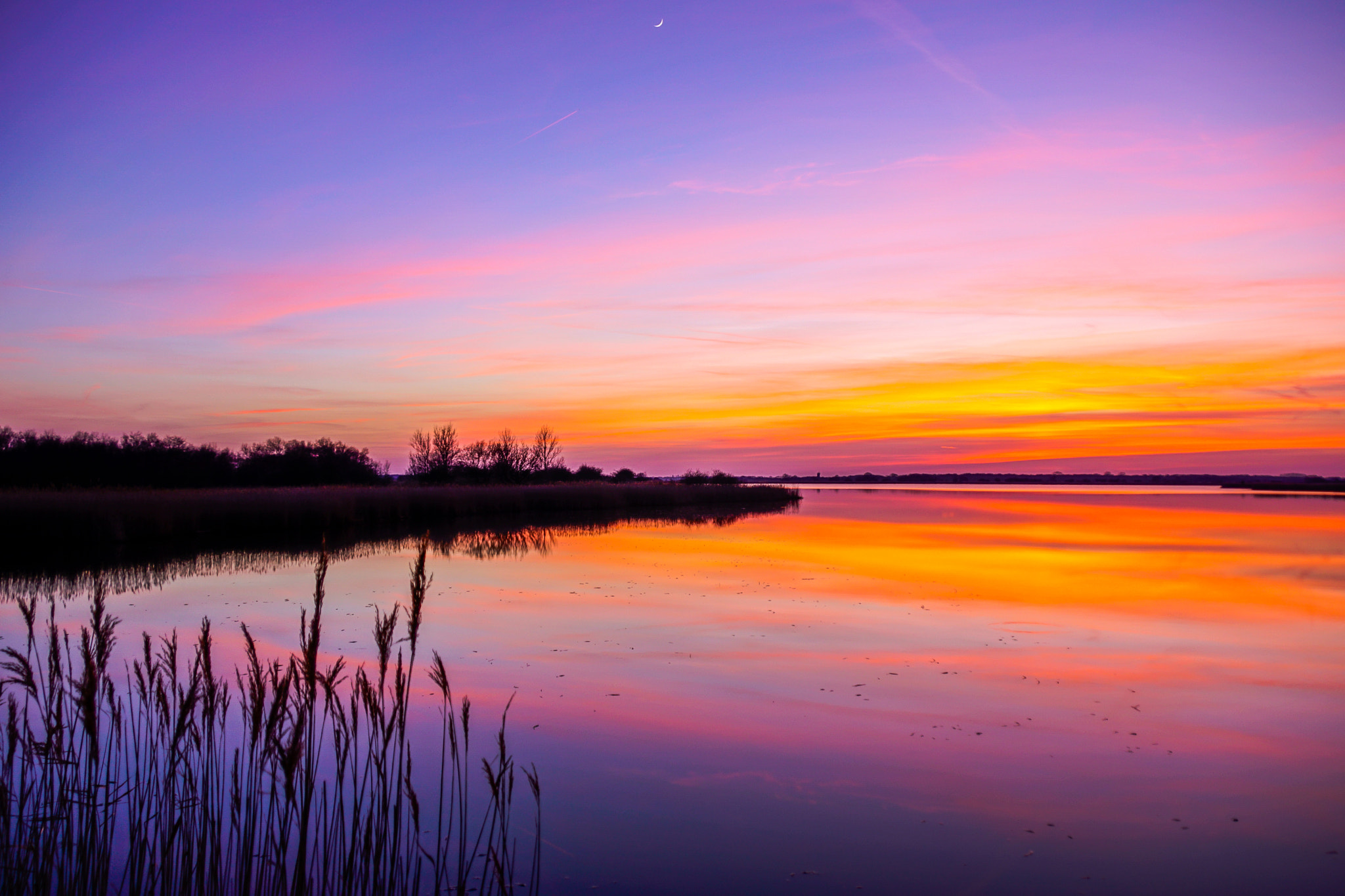 Sony DT 18-250mm F3.5-6.3 sample photo. Horsey mere at sunset photography