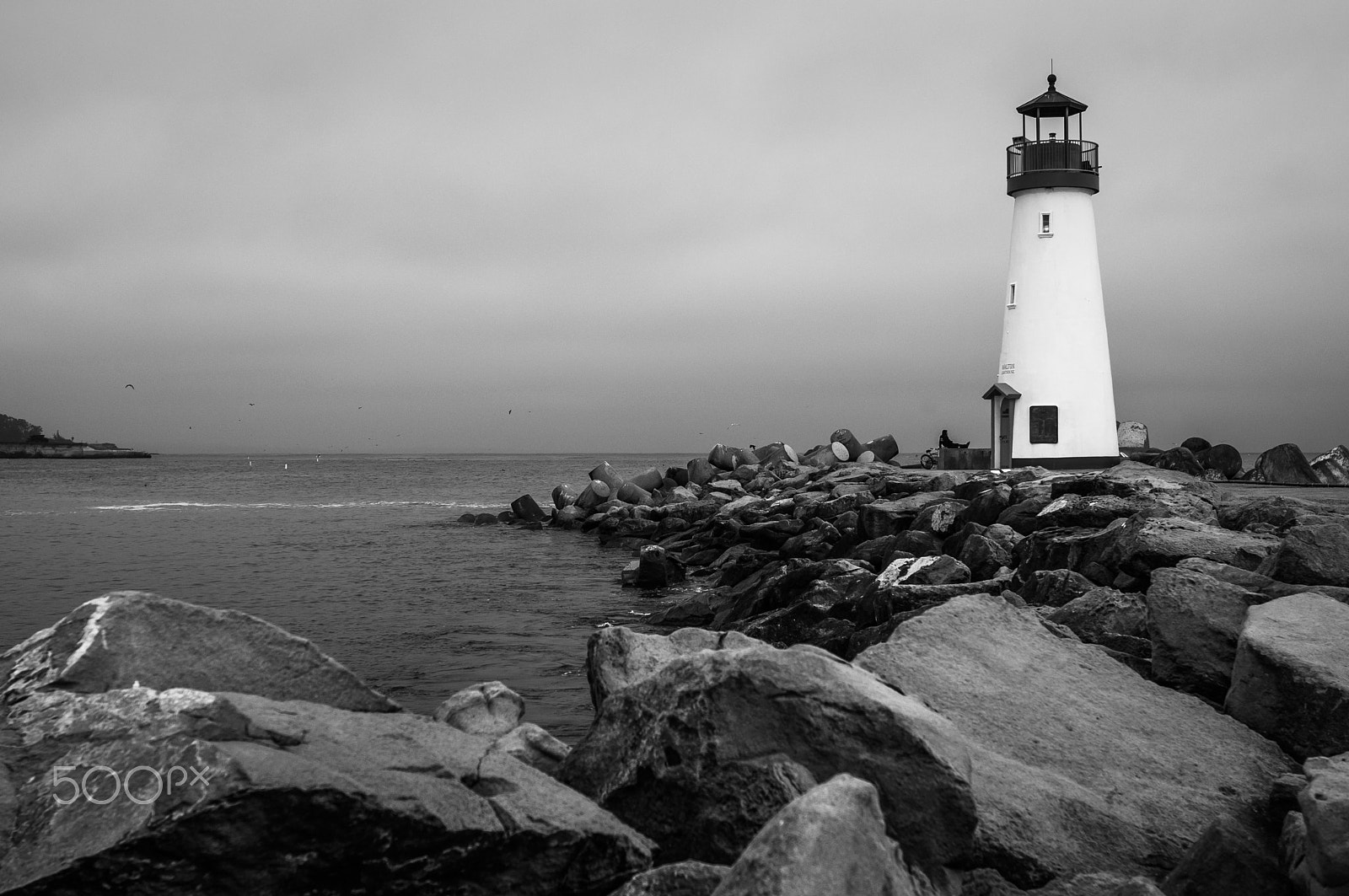 Nikon D90 + Nikon AF-S Nikkor 28mm F1.8G sample photo. Walton lighthouse photography