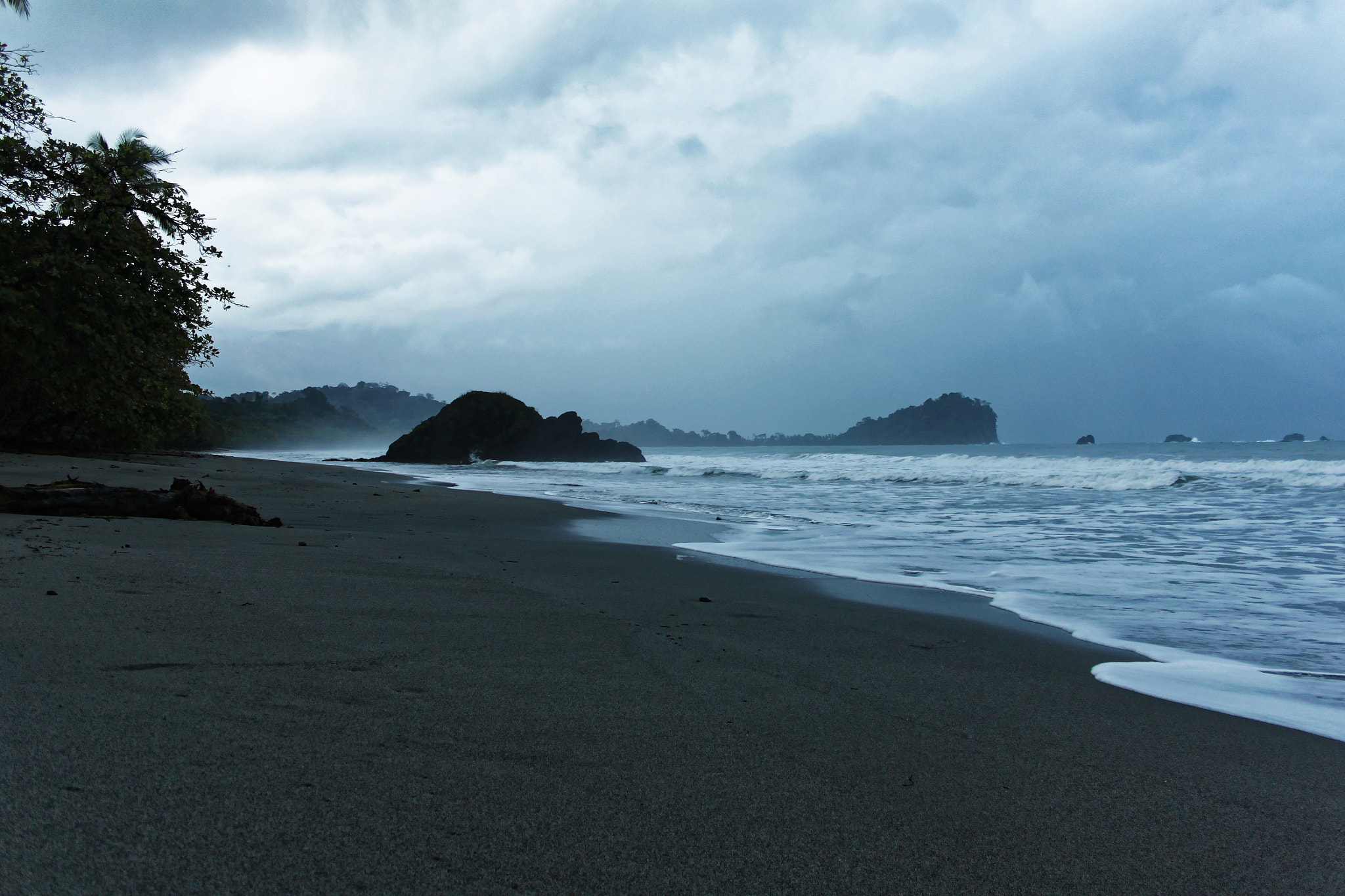 Canon EF-S 18-55mm F3.5-5.6 sample photo. Costa rican beach photography