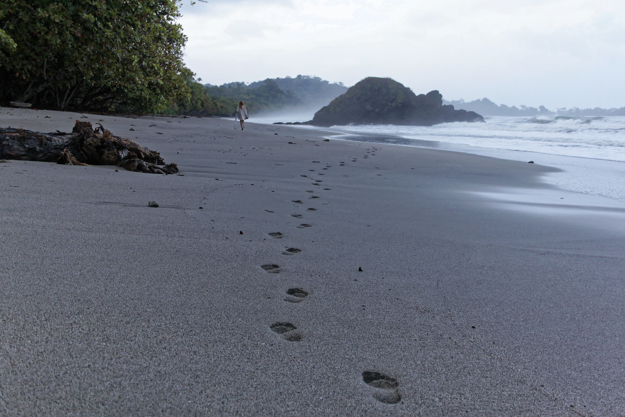 Canon EF-S 18-55mm F3.5-5.6 sample photo. Costa rican beach photography