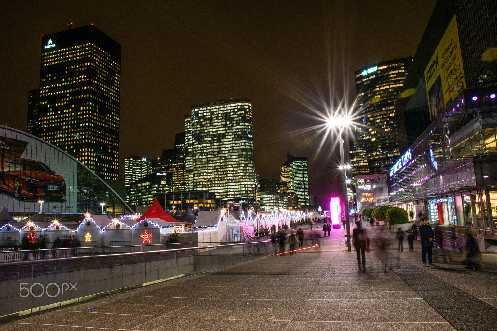 Sigma 17-70mm F2.8-4 DC Macro OS HSM | C sample photo. La defense night shot photography
