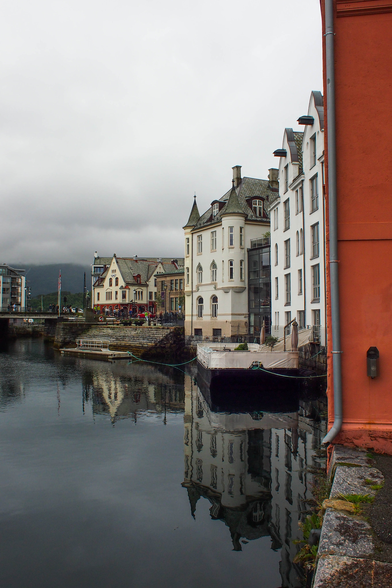 Olympus PEN E-P3 + Olympus M.Zuiko Digital 17mm F2.8 Pancake sample photo. Ålesund photography