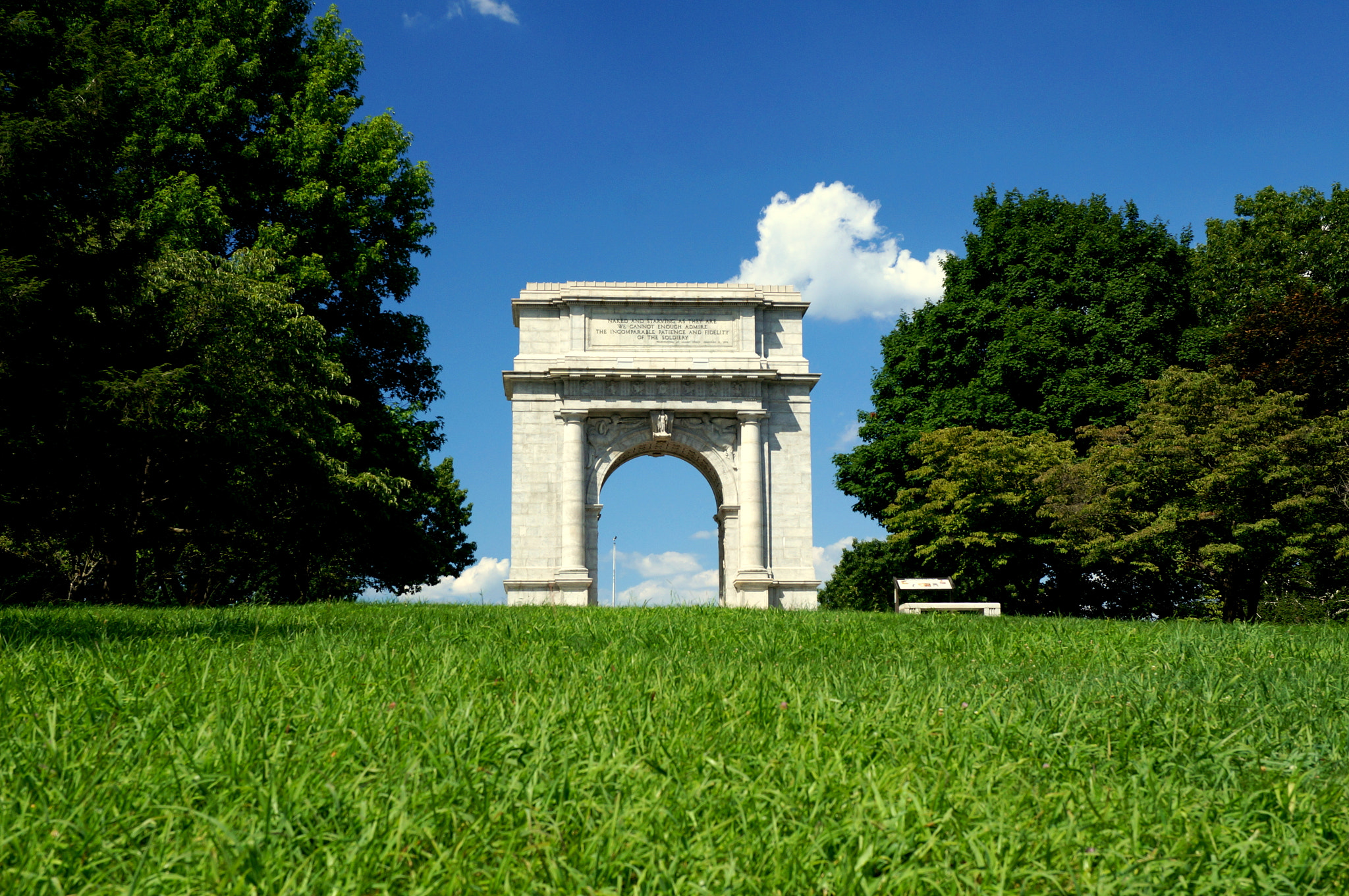 Sony Alpha NEX-6 + ZEISS Touit 32mm F1.8 sample photo. National memorial arch for revolutionary war. photography