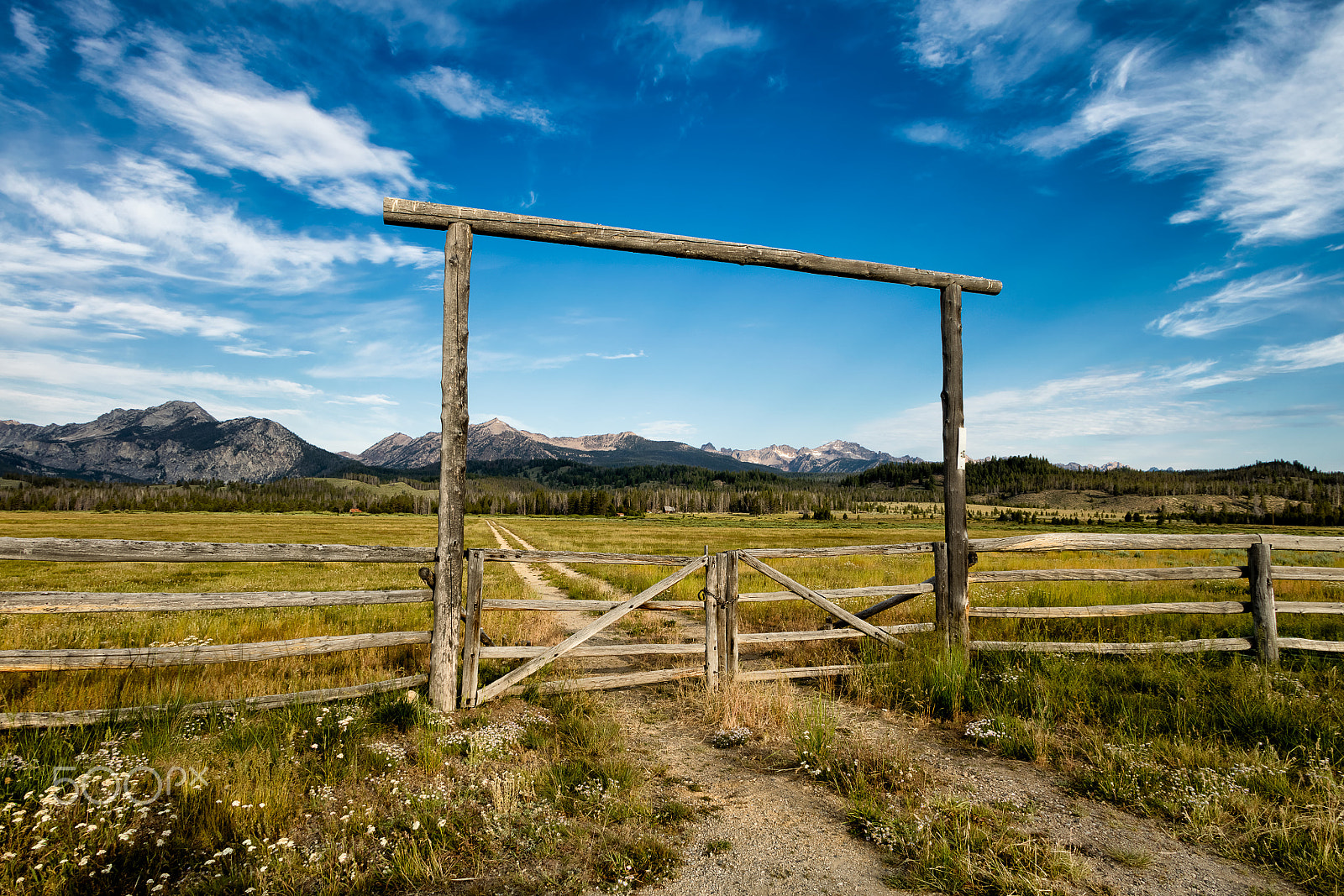 Canon EOS 5DS + Canon EF 20-35mm F3.5-4.5 USM sample photo. Ranch in idaho sawtooth mountains photography