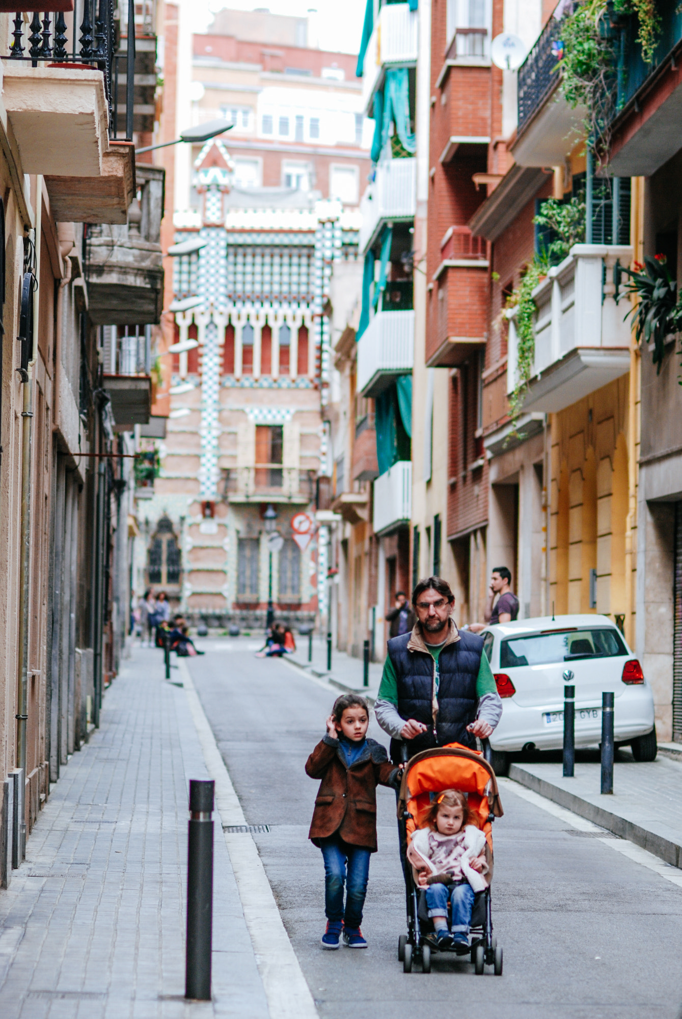 Nikon D80 + Nikon AF Nikkor 85mm F1.8D sample photo. Kids in spain photography