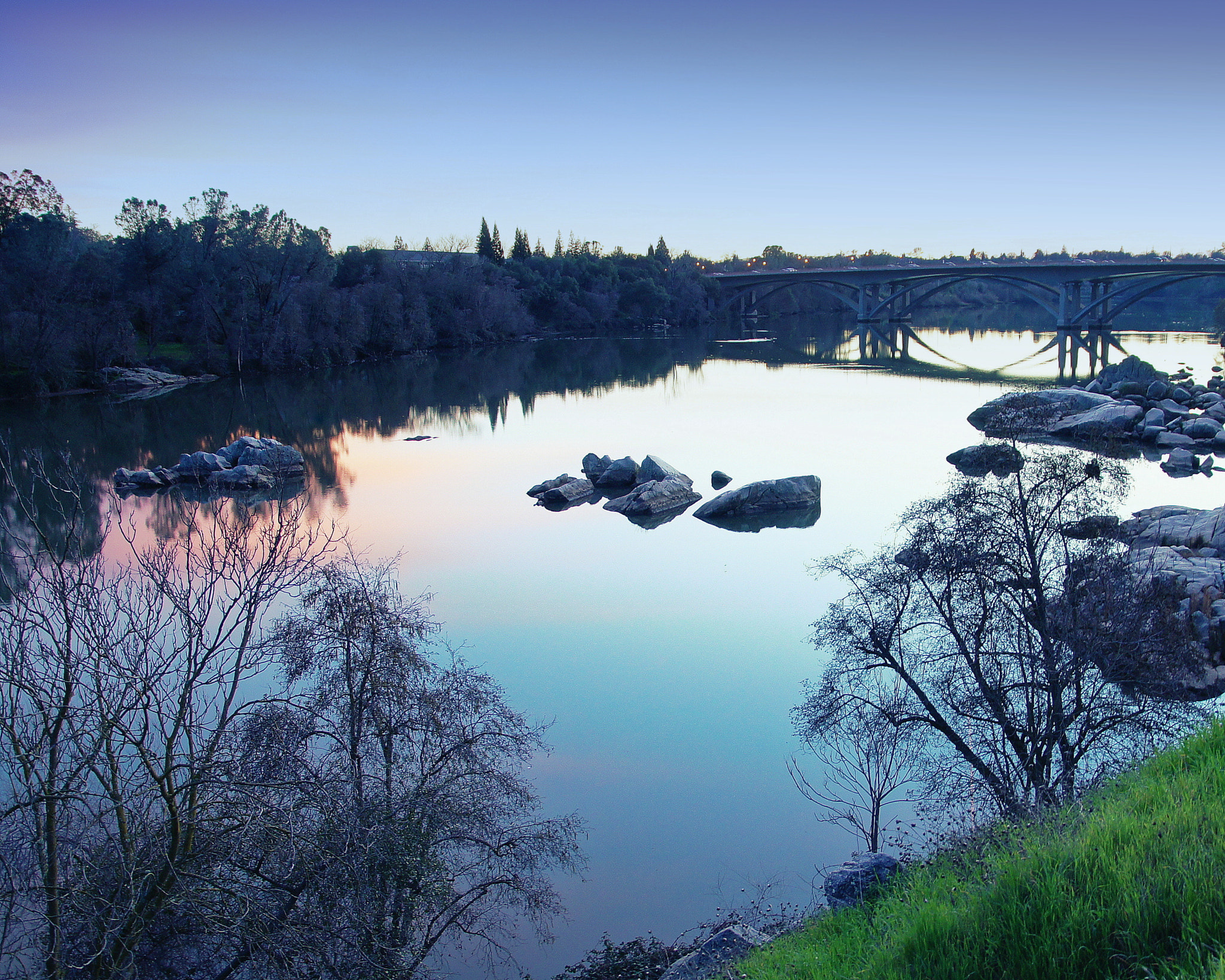 Sony Alpha DSLR-A550 + Sigma 17-70mm F2.8-4.5 (D) sample photo. The new rainbow bridge photography