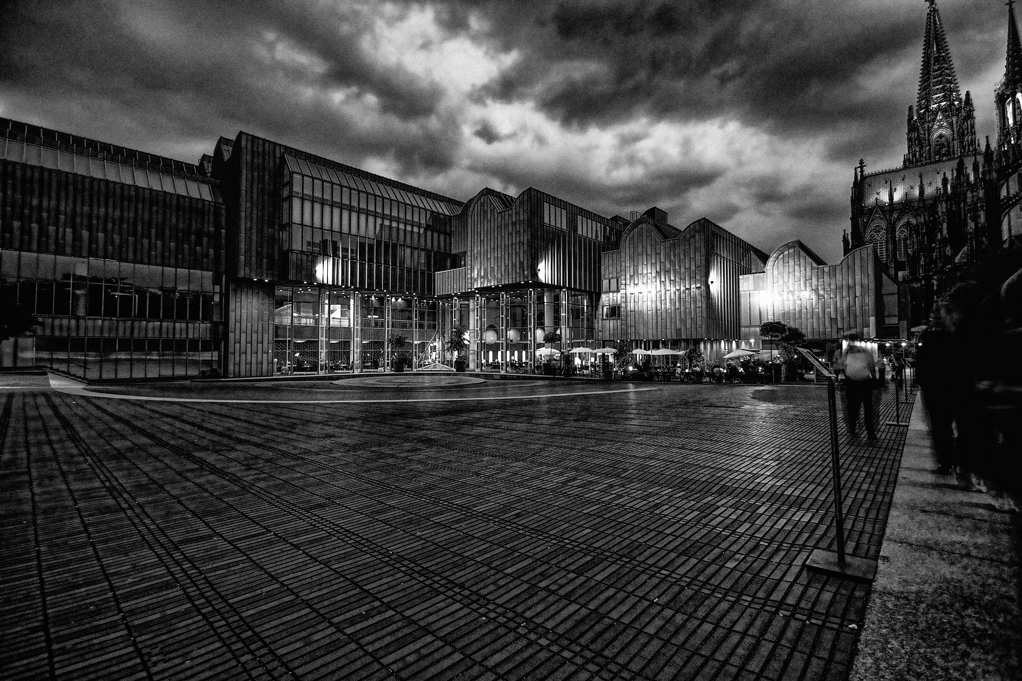 Sony Alpha DSLR-A700 sample photo. Bw moments photography