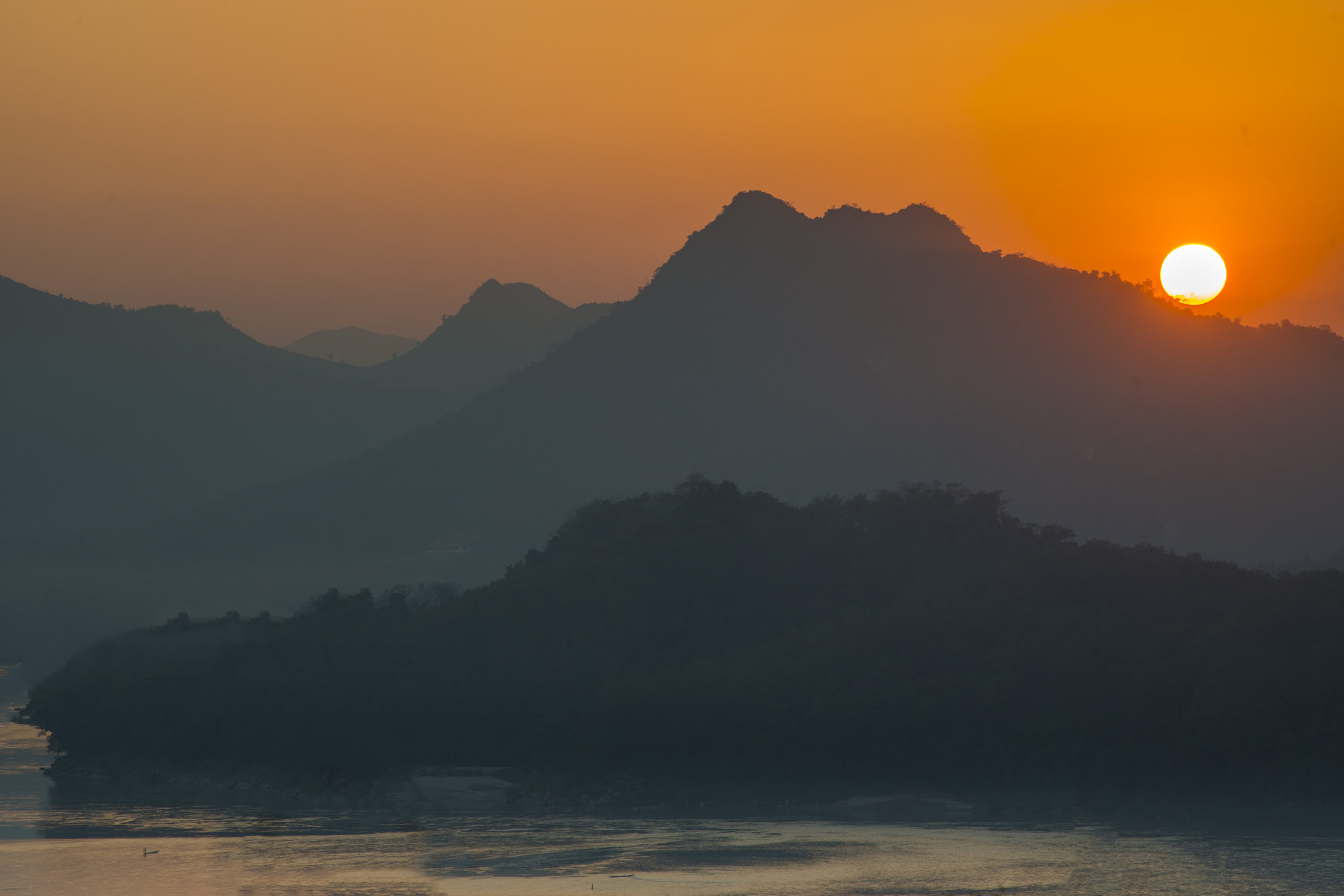 Nikon D800 + AF Nikkor 180mm f/2.8 IF-ED sample photo. Mekong sunset photography