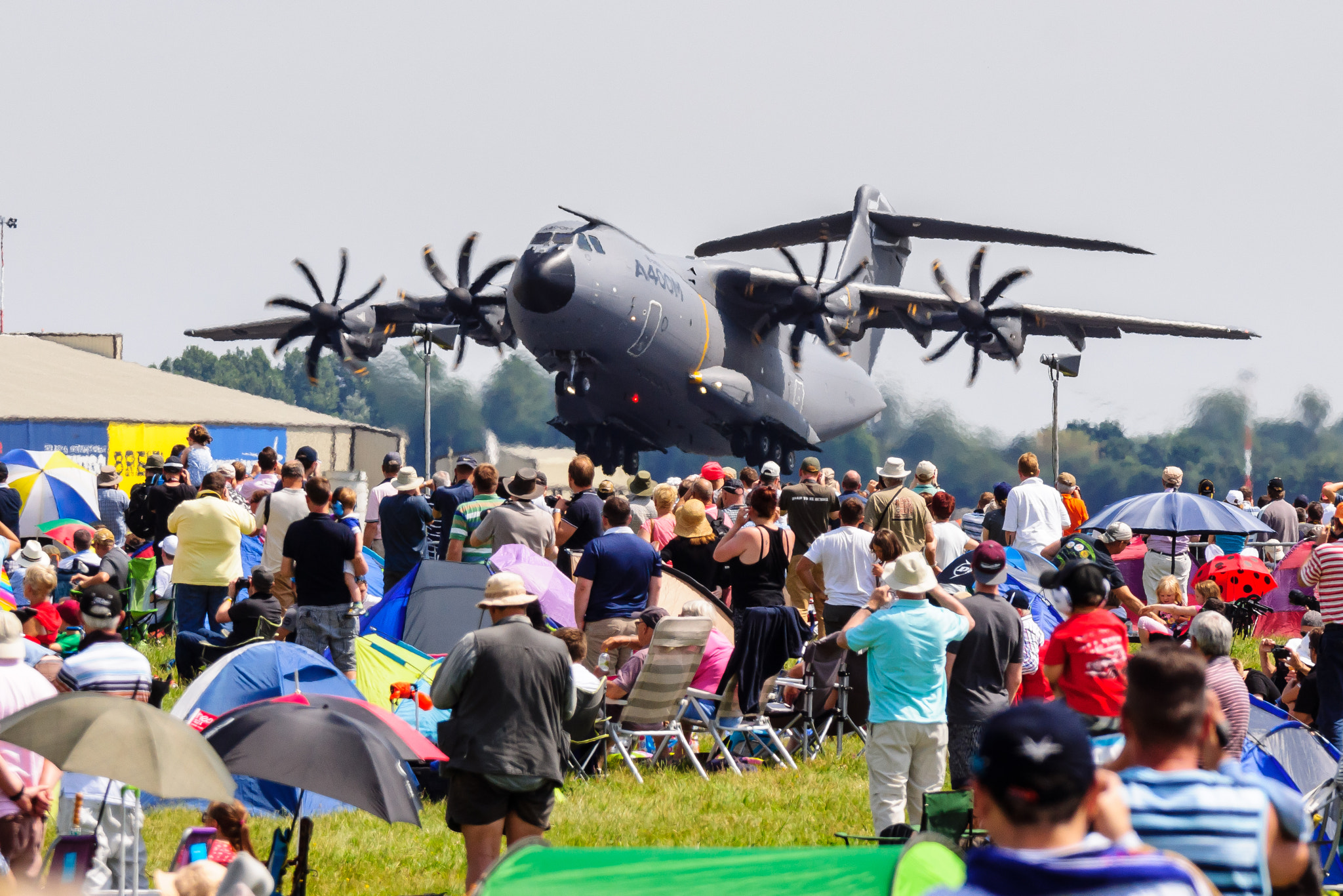 Sony 70-300mm F4.5-5.6 G SSM sample photo. Crowds and a400m photography