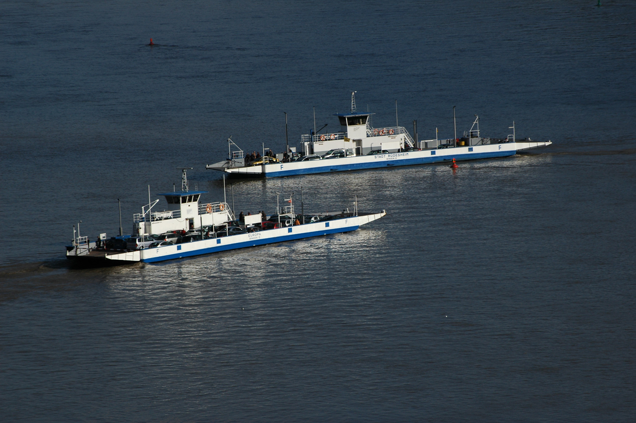 Nikon D70 + Sigma 55-200mm F4-5.6 DC sample photo. Two ferries photography