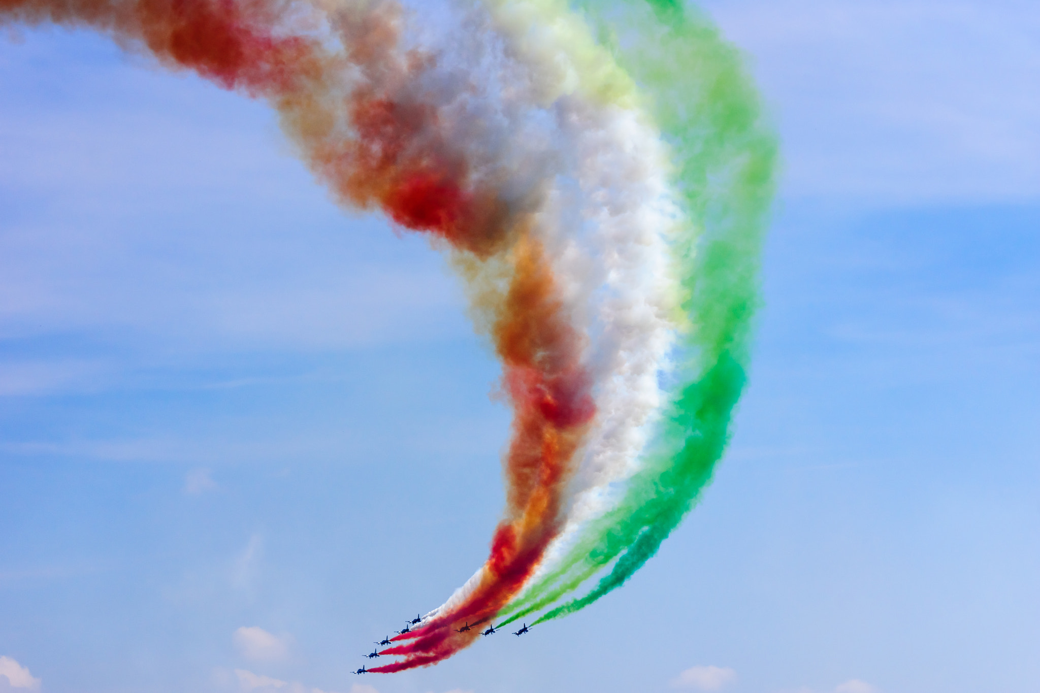 Sony 70-300mm F4.5-5.6 G SSM sample photo. Tricolori curve photography
