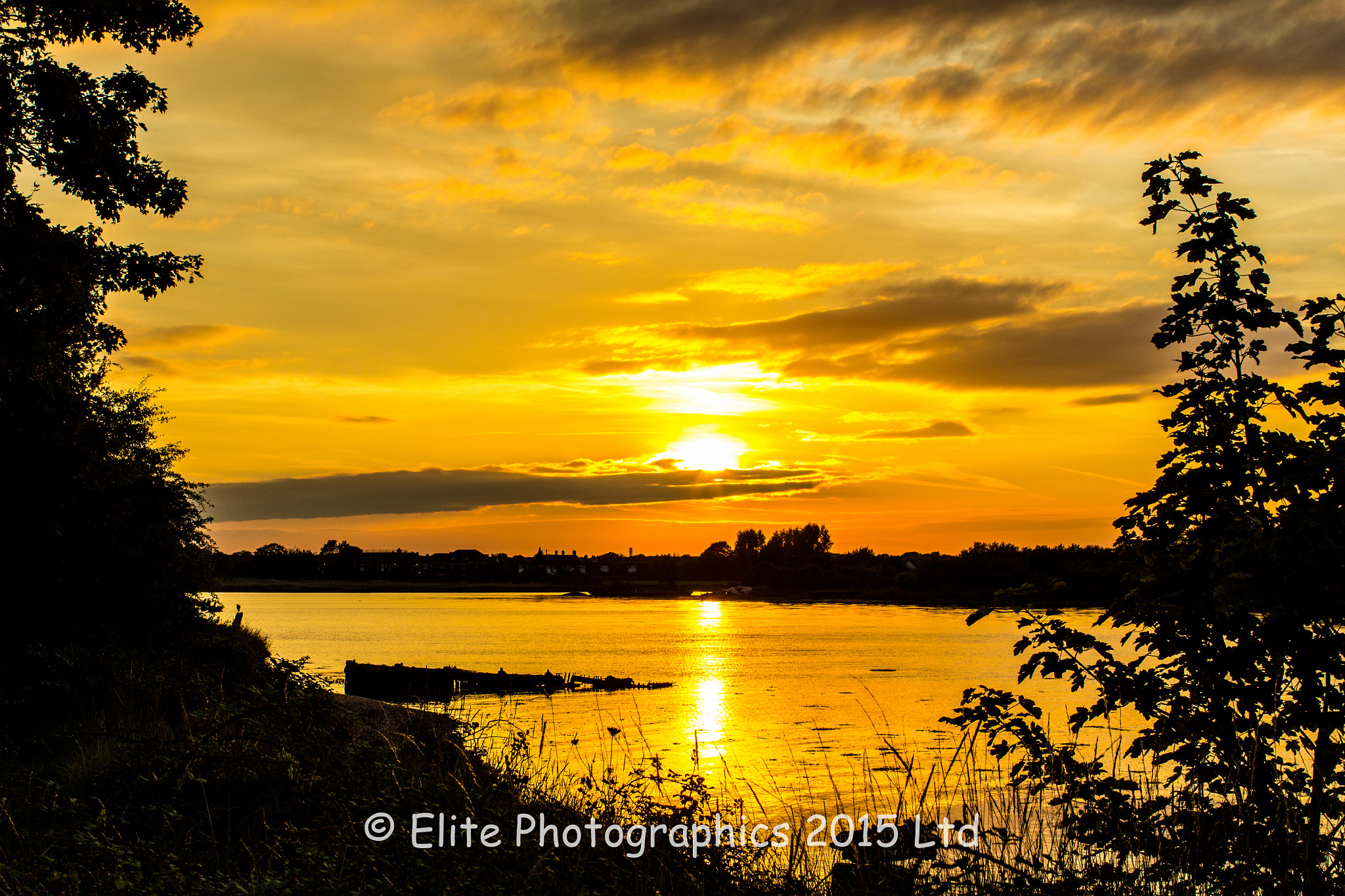 Canon EOS 600D (Rebel EOS T3i / EOS Kiss X5) + Canon EF 28-80mm f/2.8-4L sample photo. Sunset over forton photography