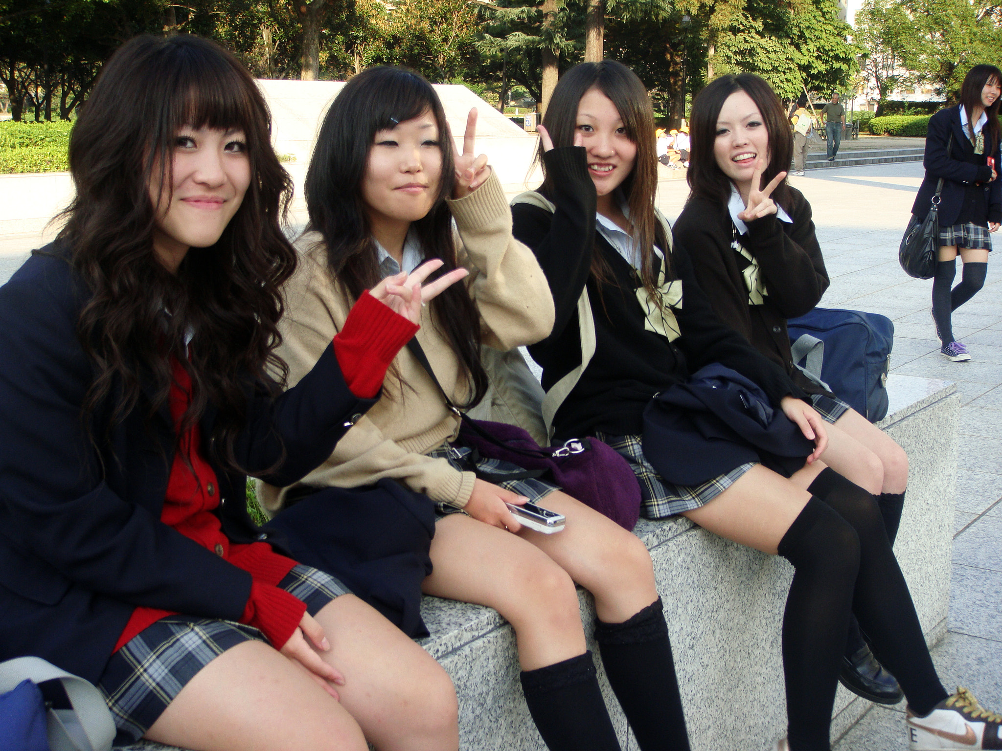 Sony DSC-T700 sample photo. School girls photography