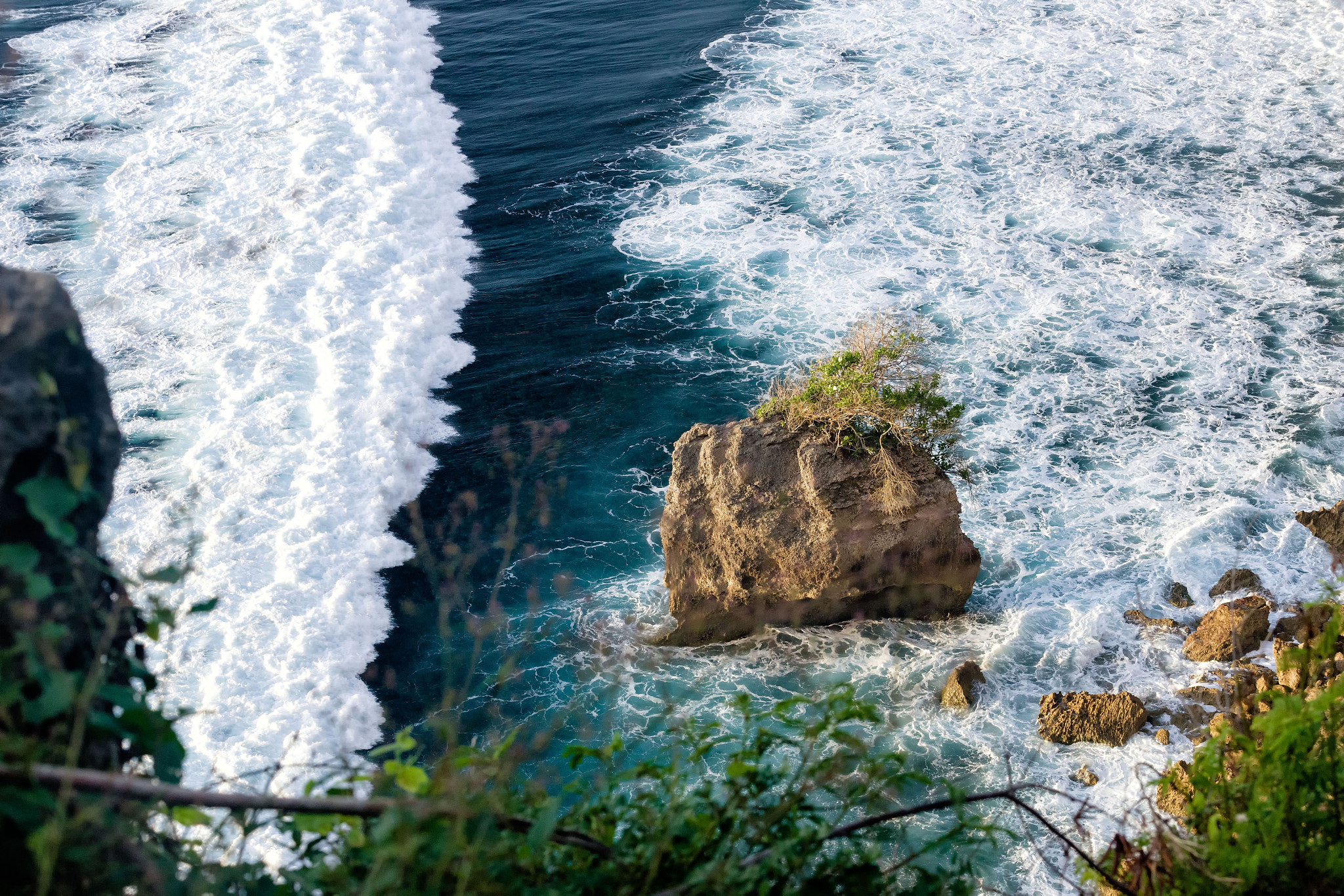 Canon EF 70-200mm F2.8L IS II USM sample photo. Ocean's wipe photography