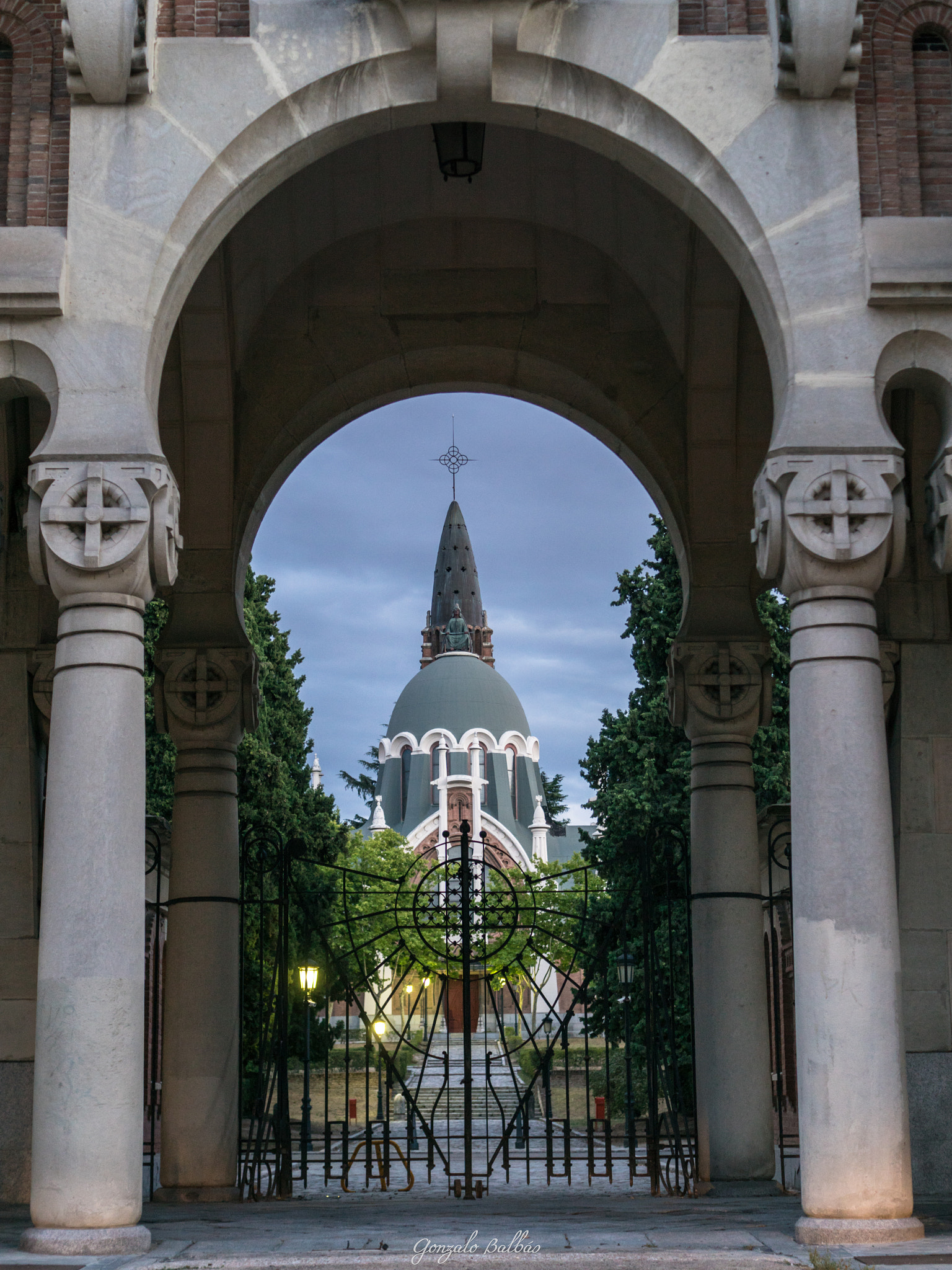 Sony ILCA-77M2 + Sony DT 35mm F1.8 SAM sample photo. La almudena cemetery door photography