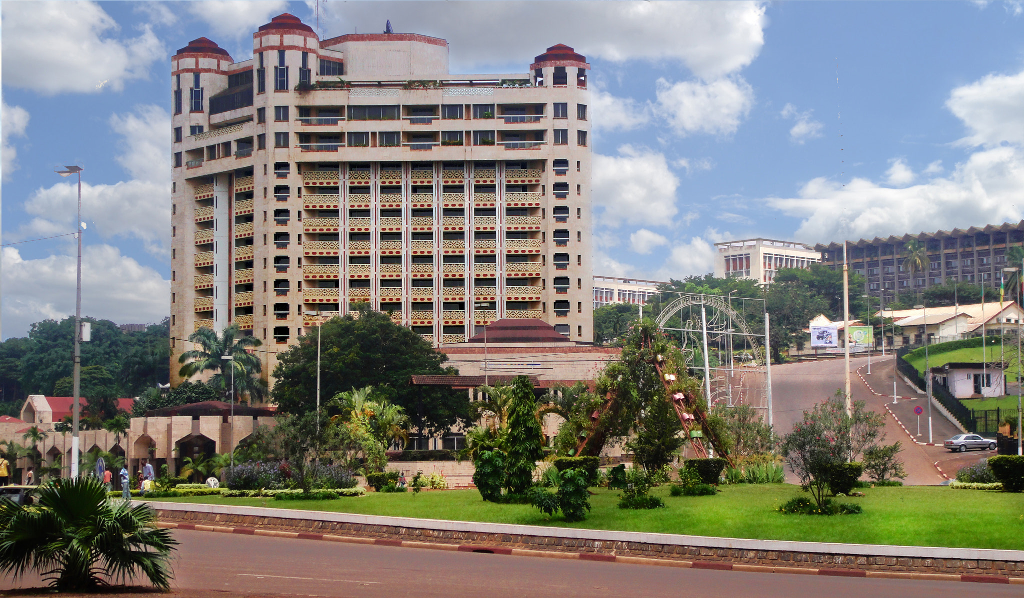 Sony DSC-T900 sample photo. Yaounde center photography