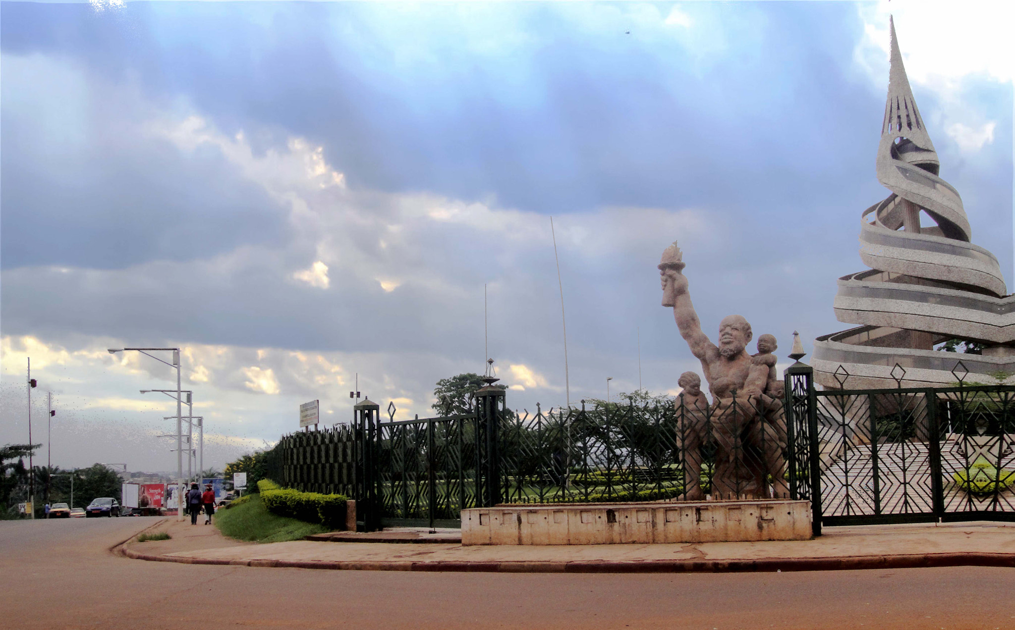 Sony DSC-T900 sample photo. Yaounde onder the clouds photography