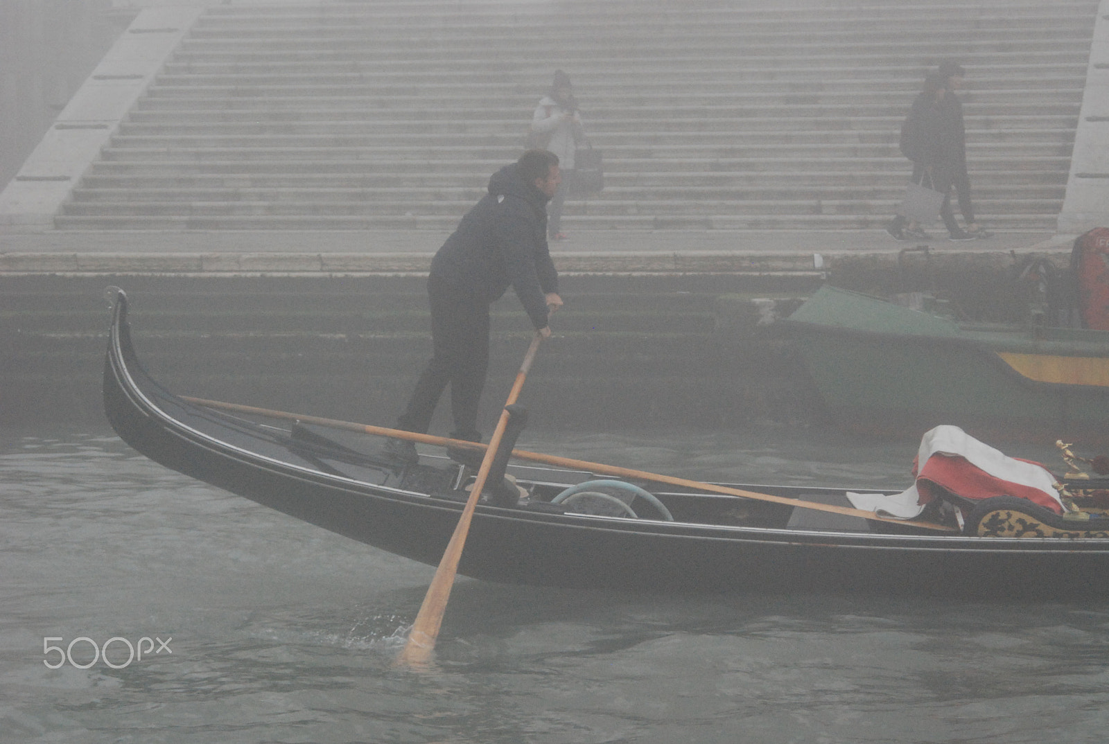 Nikon D80 + AF Zoom-Nikkor 35-80mm f/4-5.6D sample photo. Gondola photography