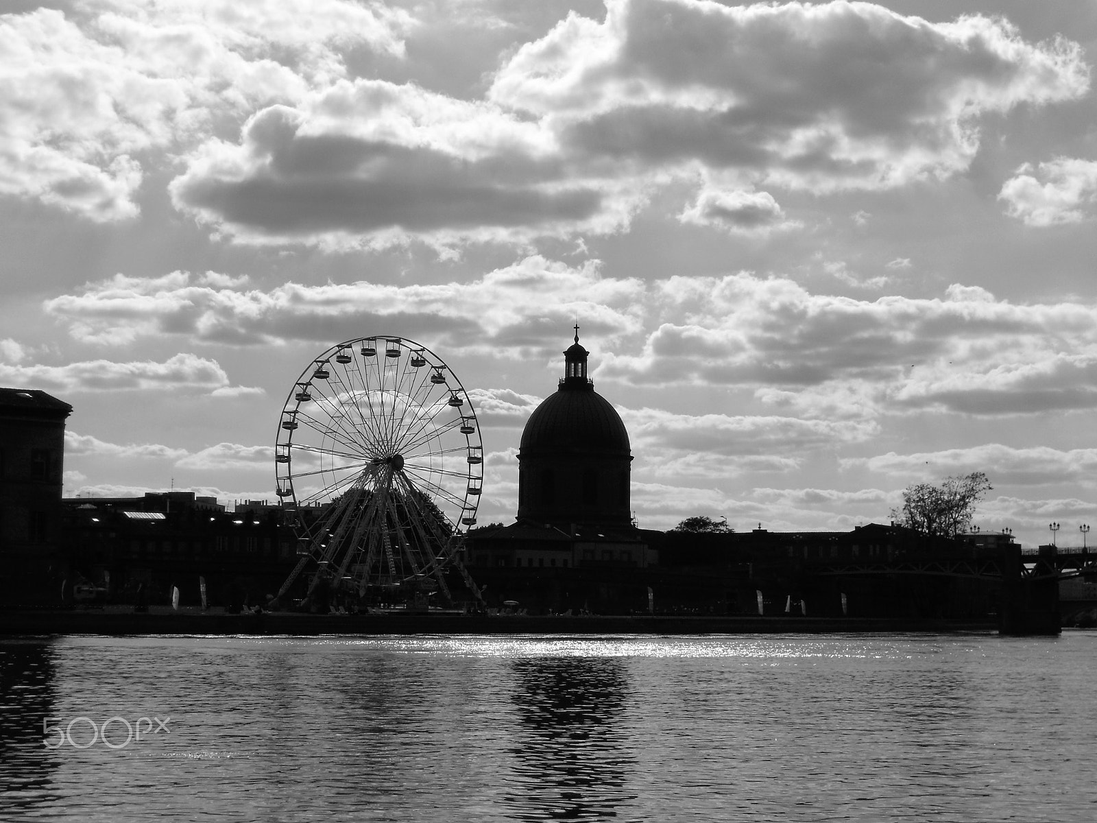Nikon Coolpix S570 sample photo. Toulouse () photography