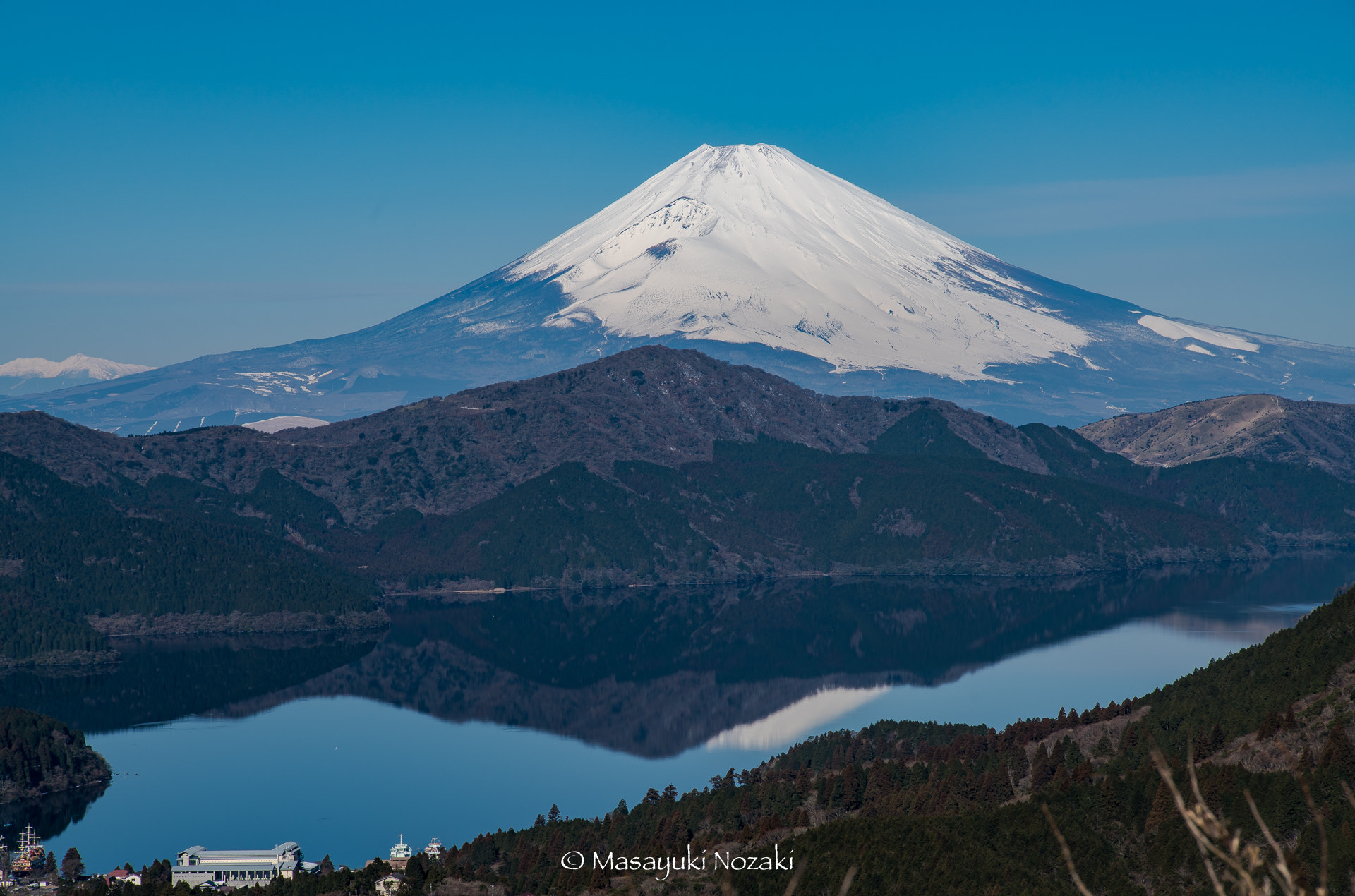Tamron 18-270mm F3.5-6.3 Di II PZD sample photo. Lake ashi and mt.fuji photography