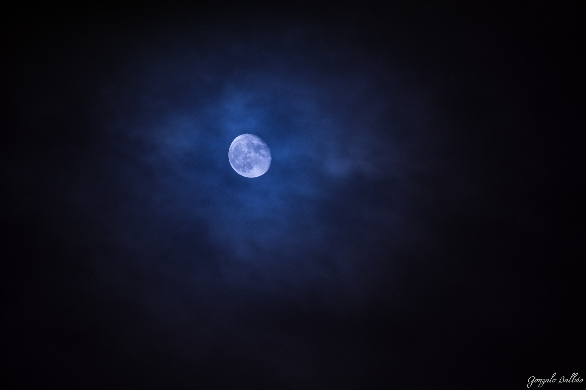 Sony SLT-A33 + Tamron SP 70-200mm F2.8 Di VC USD sample photo. Cloudy night = natural nd filter photography