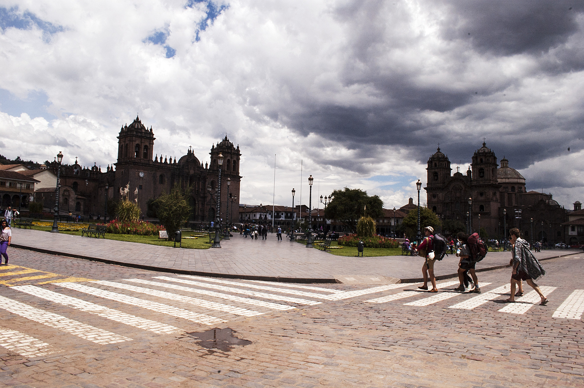 Nikon D70s sample photo. Cusco road photography