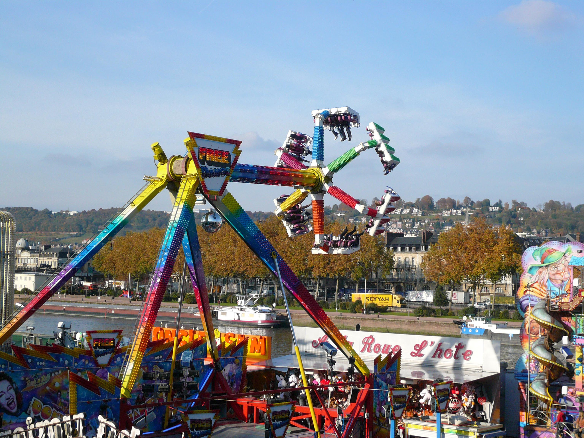 Panasonic DMC-FX07 sample photo. Funfair and the seine photography